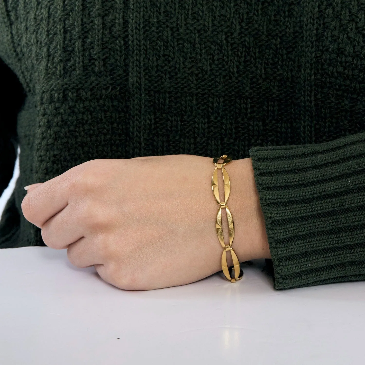 Bracelet en or jaune sold by 58 Facettes product image thumbnail 2