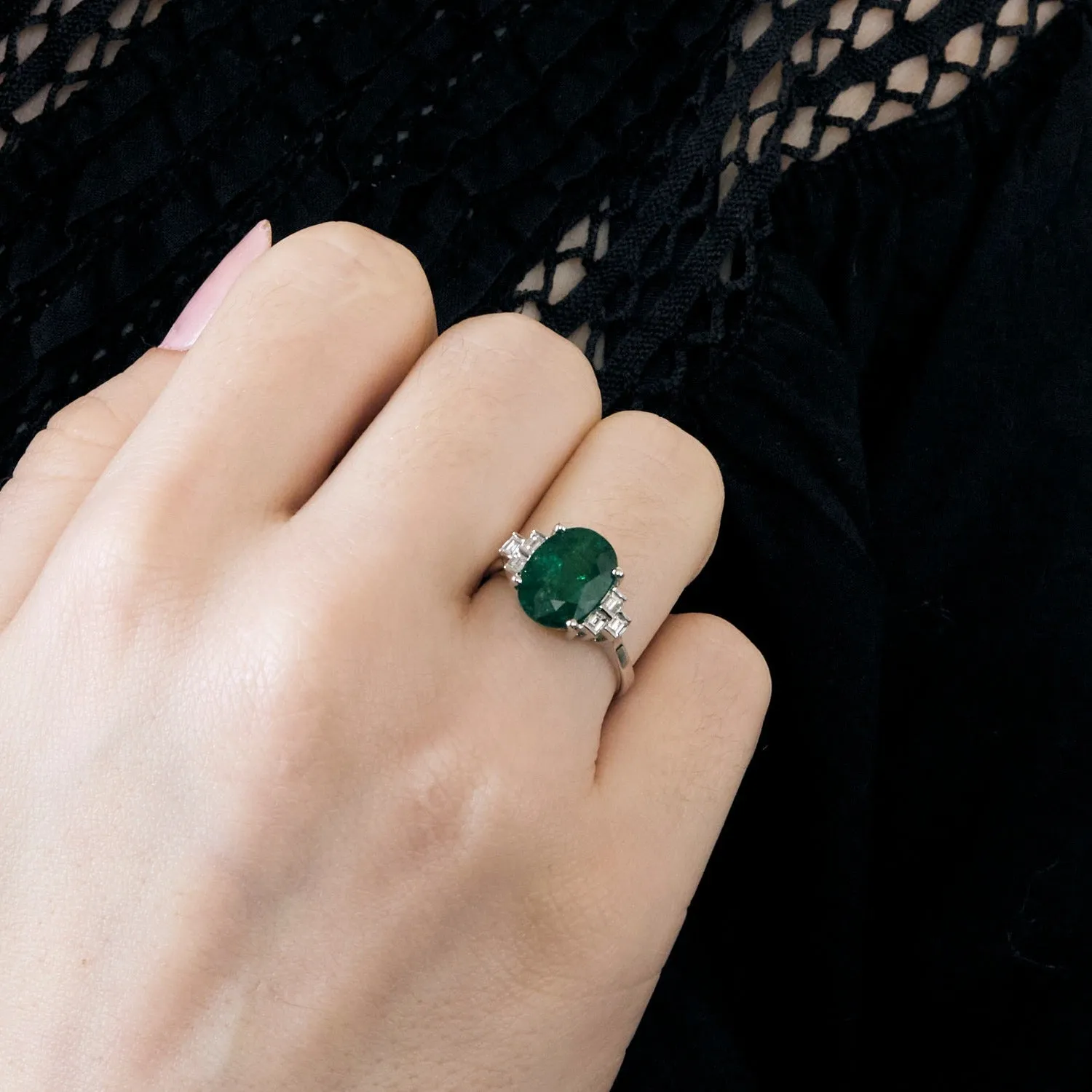 Bague or blanc, grenat tsavorite et diamants sold by 58 Facettes product image thumbnail 2
