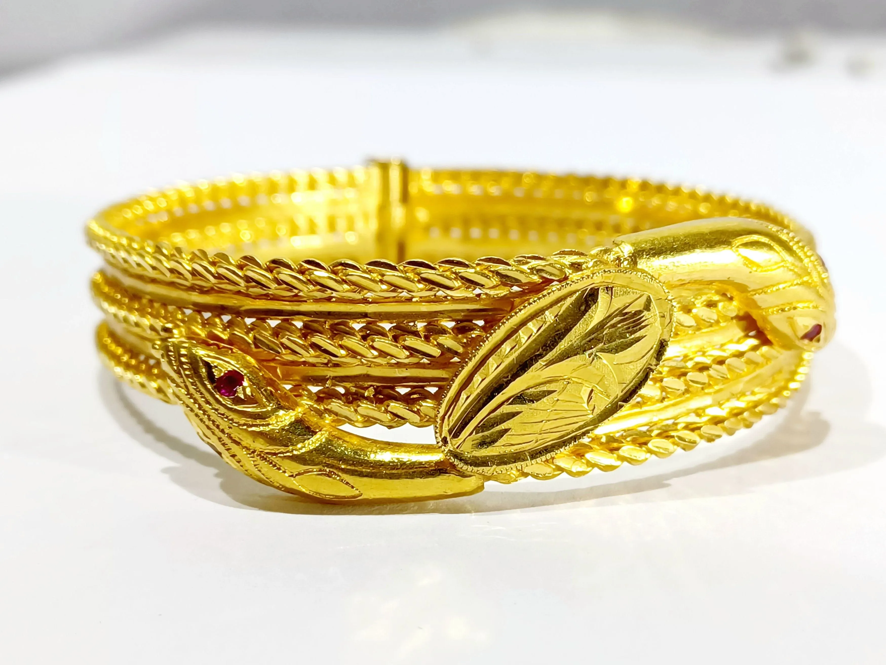 Bracelet serpent or jaune et rubis sold by 58 Facettes product image thumbnail 4
