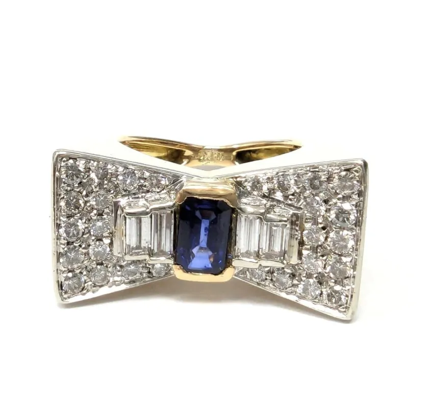 Anneau en or jaune et blanc avec saphir central et diamants sold by 58 Facettes