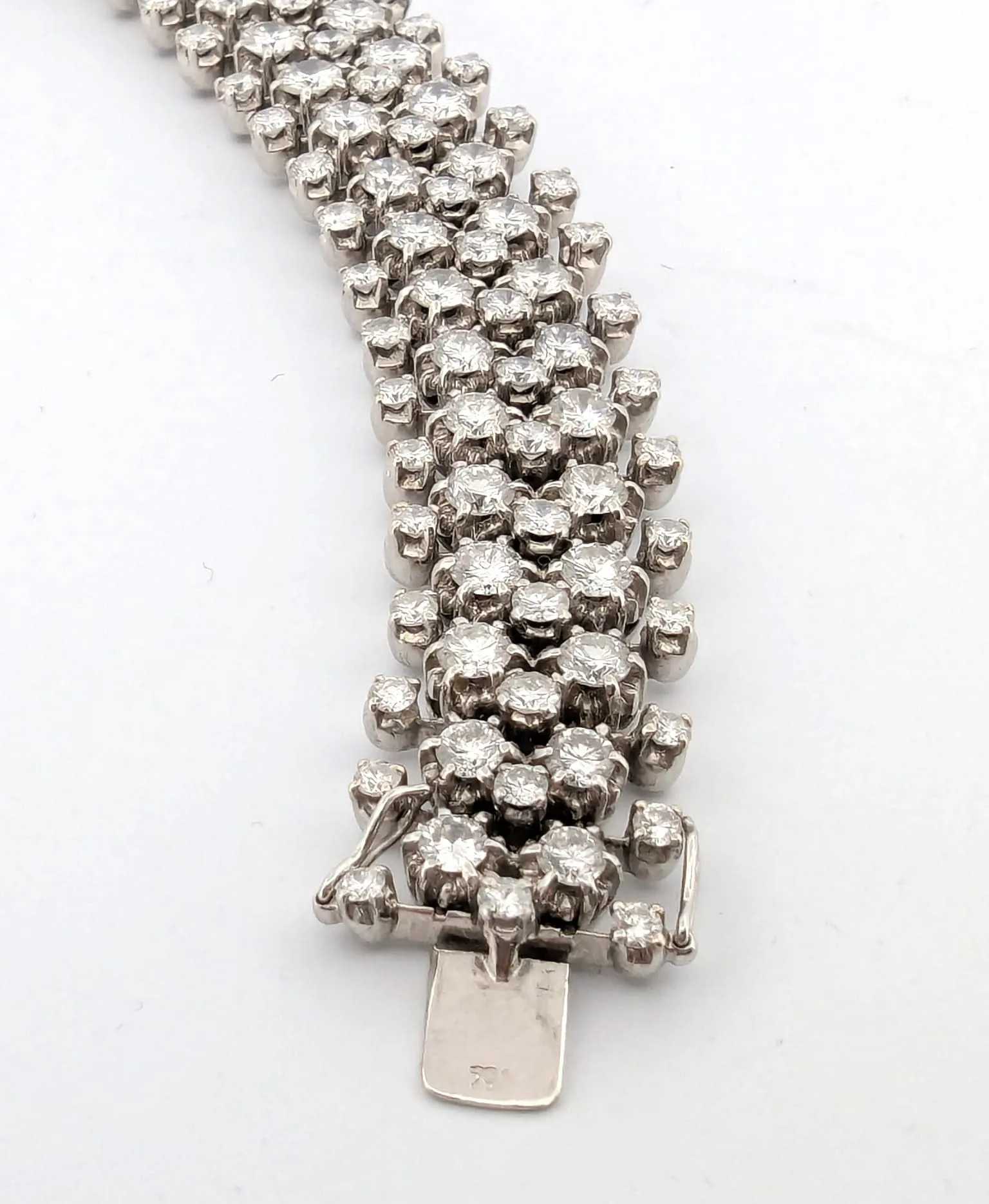 Bracelet en or blanc avec sélection de la plus haute qualité des vieux diamants coupés de mines sold by 58 Facettes product image thumbnail 2