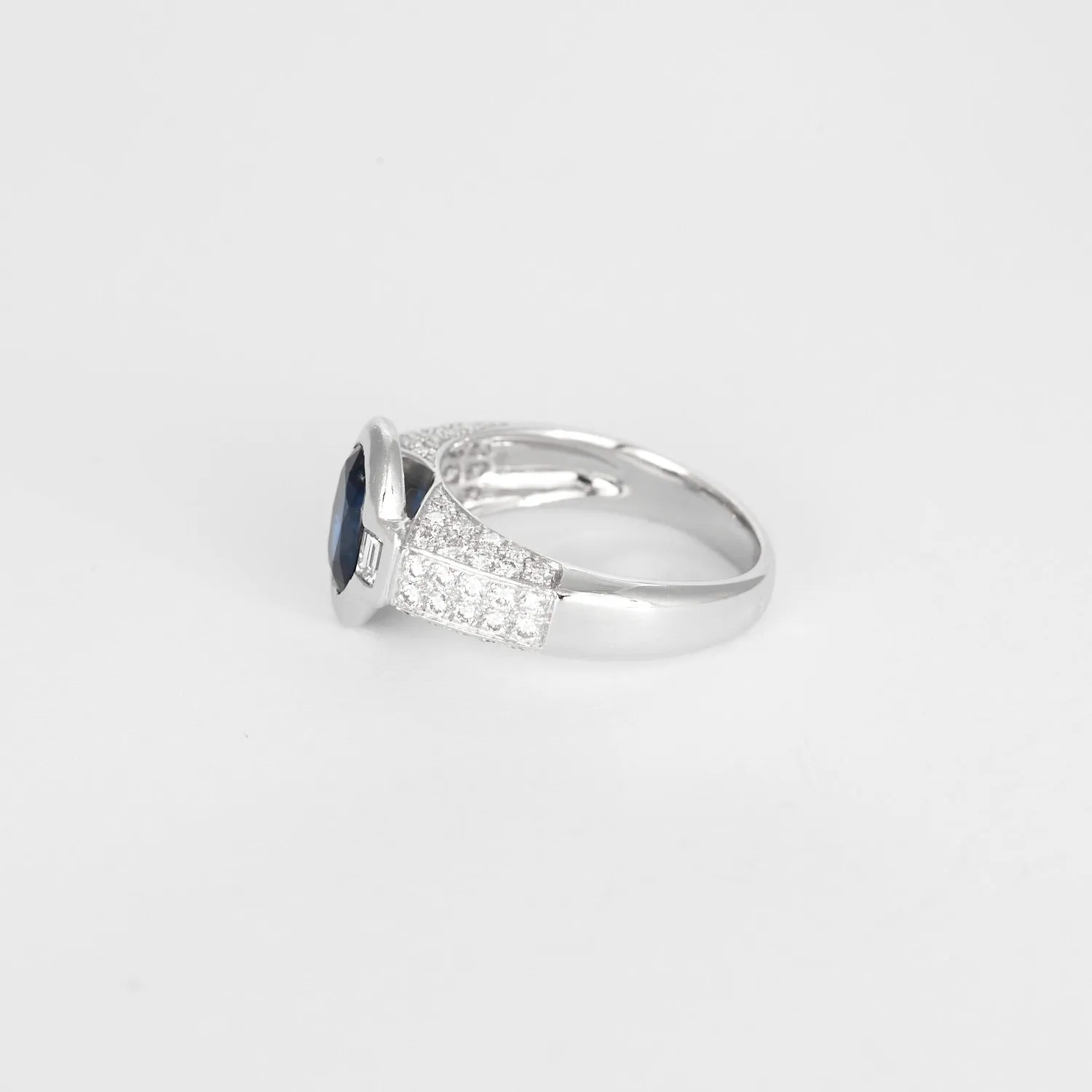 Bague en or blanc, saphir et diamants sold by 58 Facettes product image thumbnail 5