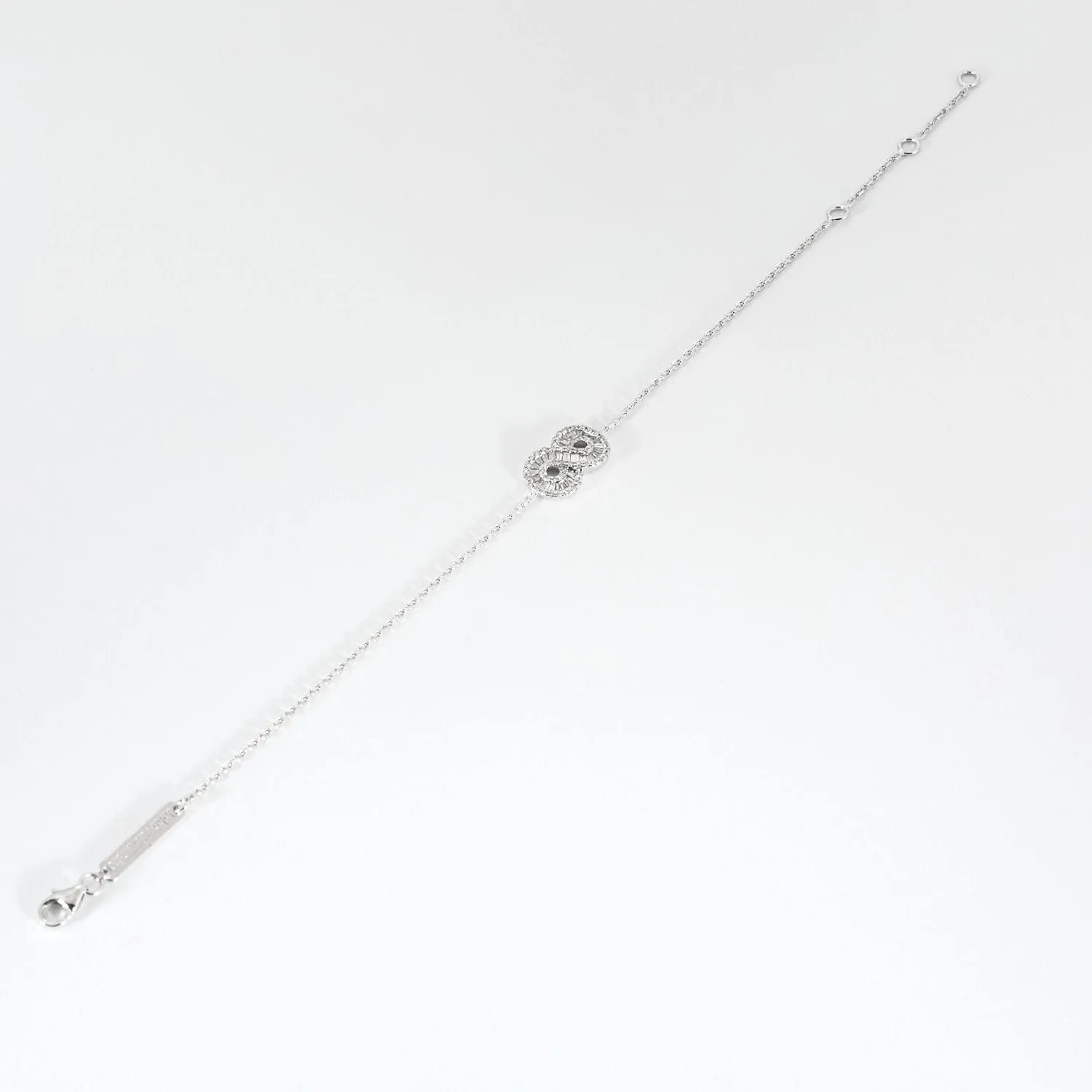 Bracelet motif infini en or blanc 18K et diamants sold by 58 Facettes product image thumbnail 3