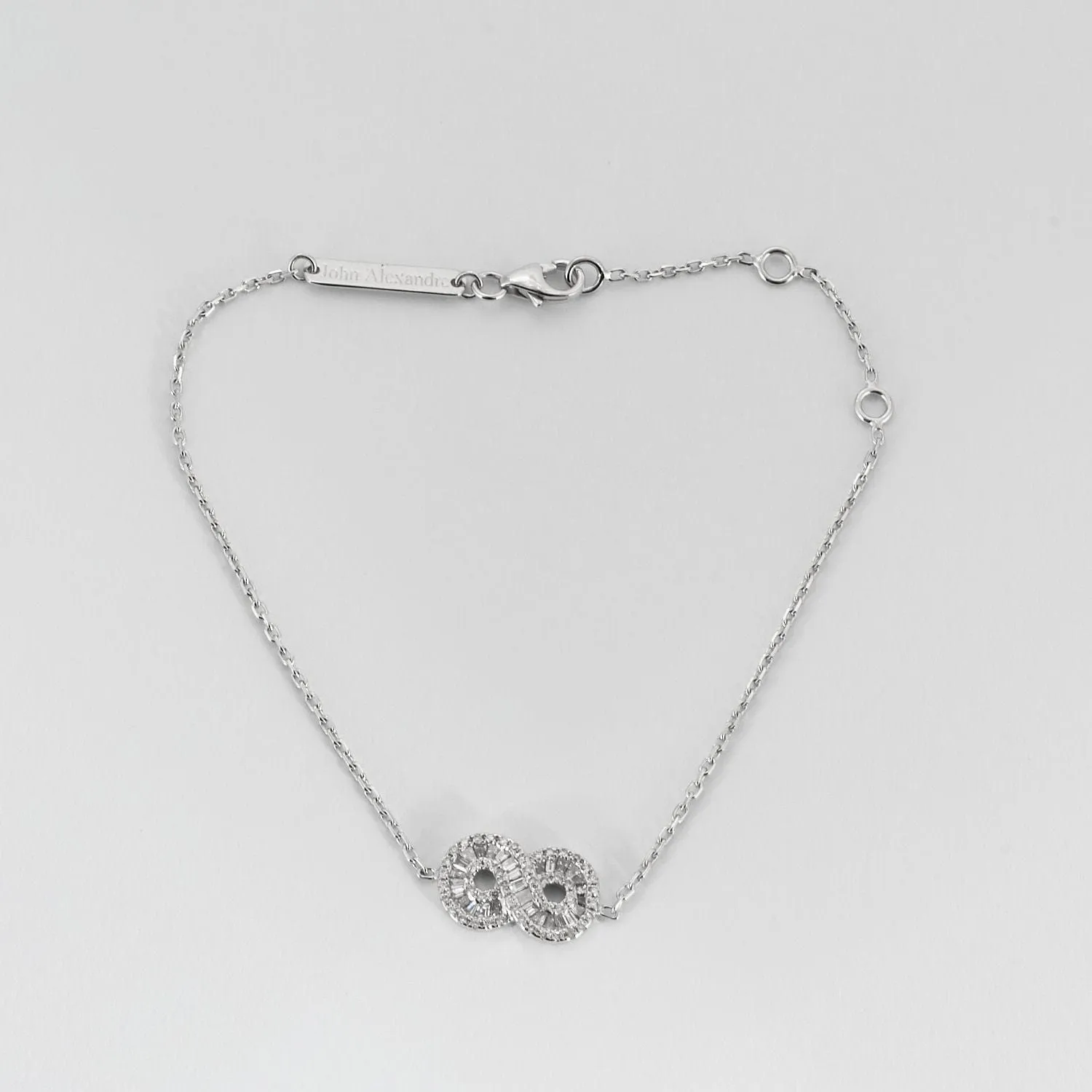 Bracelet motif infini en or blanc 18K et diamants sold by 58 Facettes product image thumbnail 4