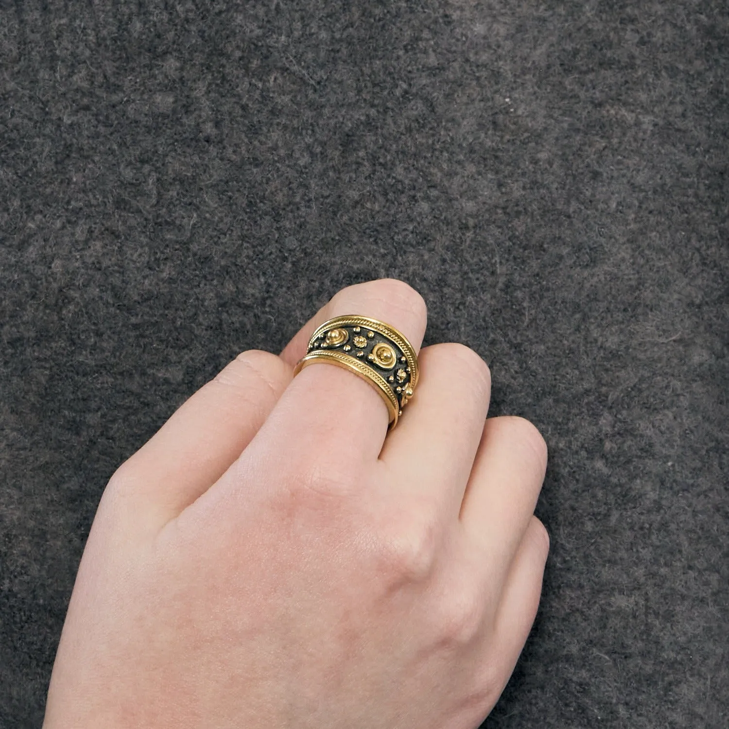 Bague byzantine en or jaune et rhodium noir sold by 58 Facettes product image thumbnail 2