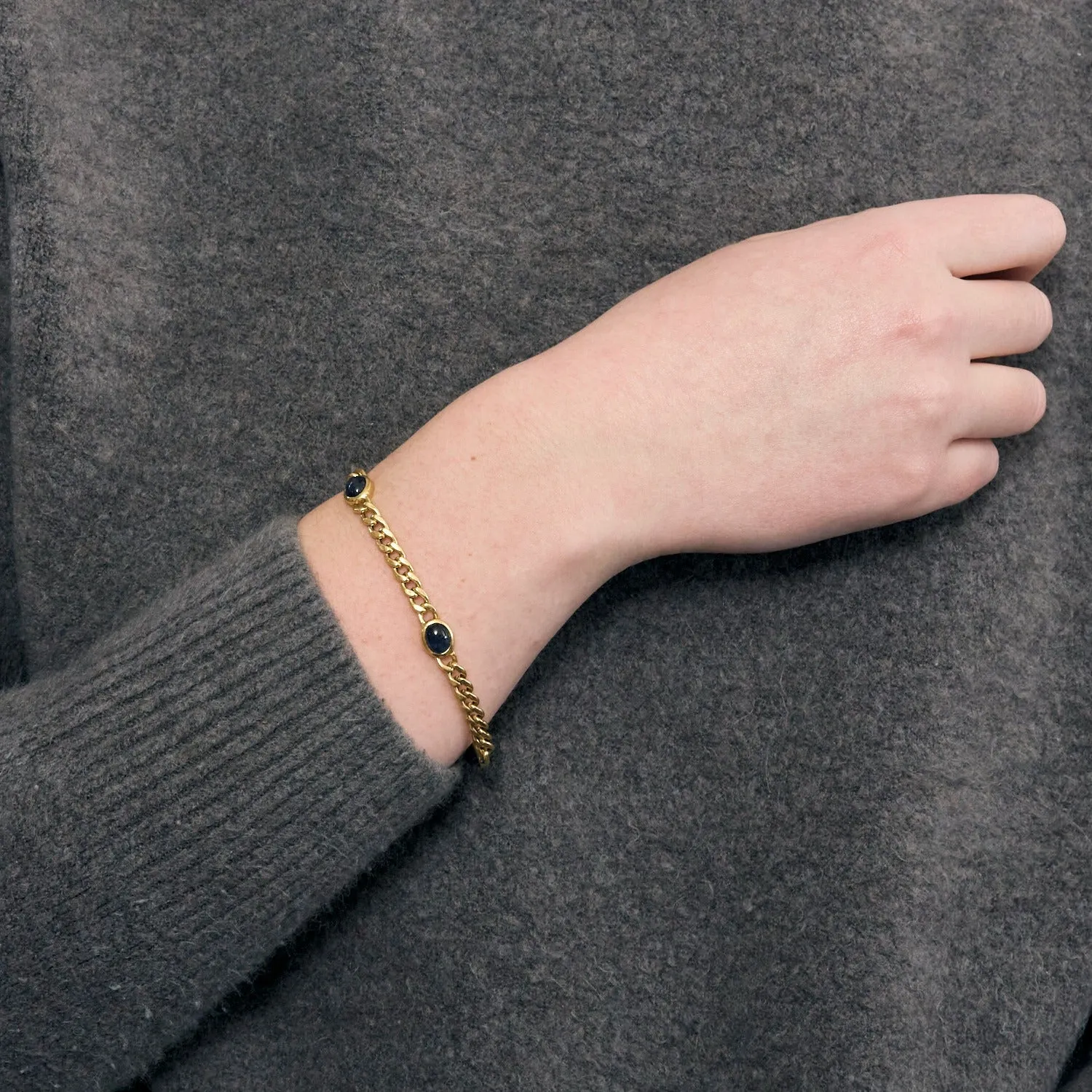 Bracelet en or jaune et saphirs cabochons sold by 58 Facettes product image thumbnail 2