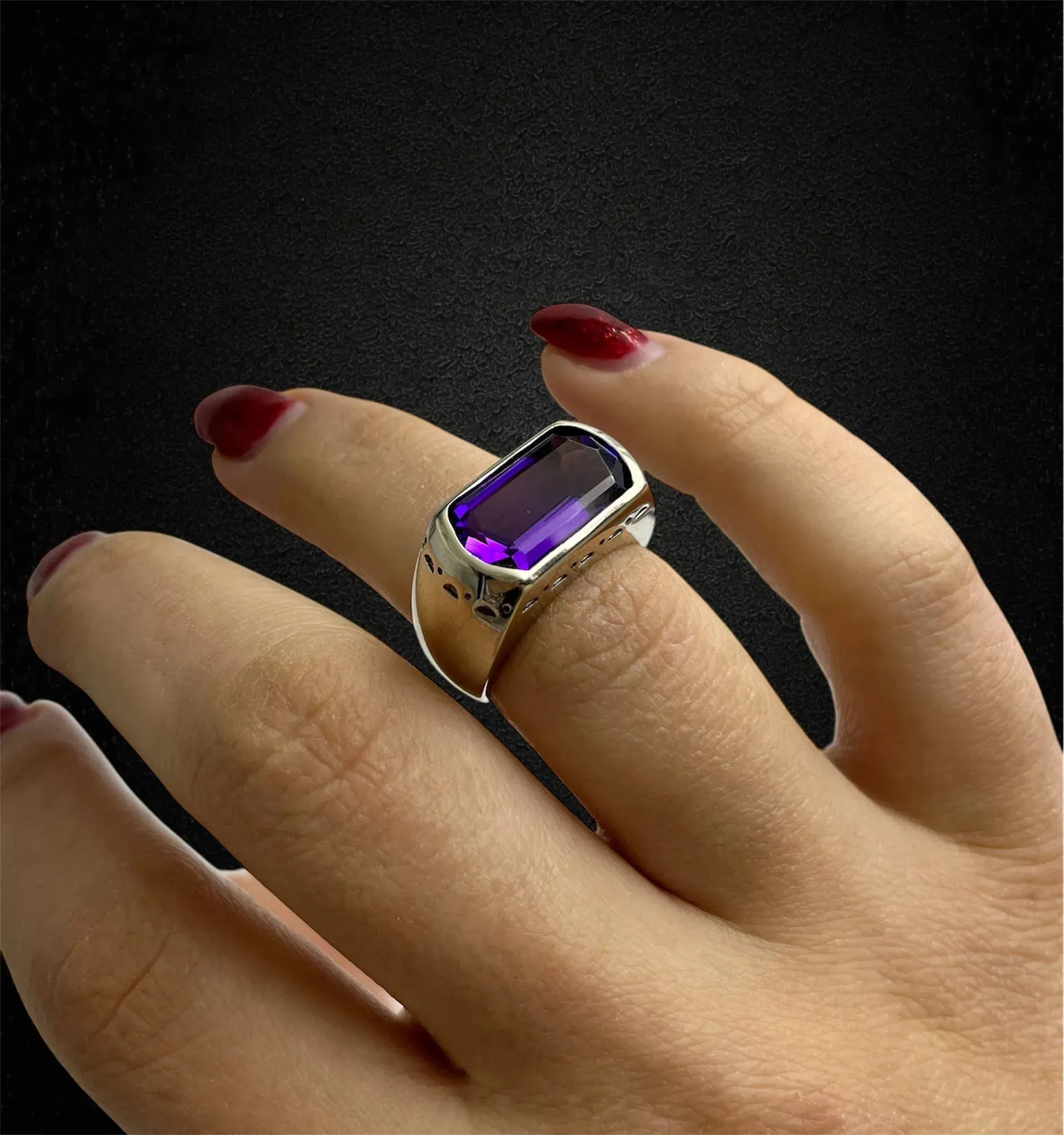 Bague moderne en or blanc 18 carats avec améthyste sold by 58 Facettes product image thumbnail 2