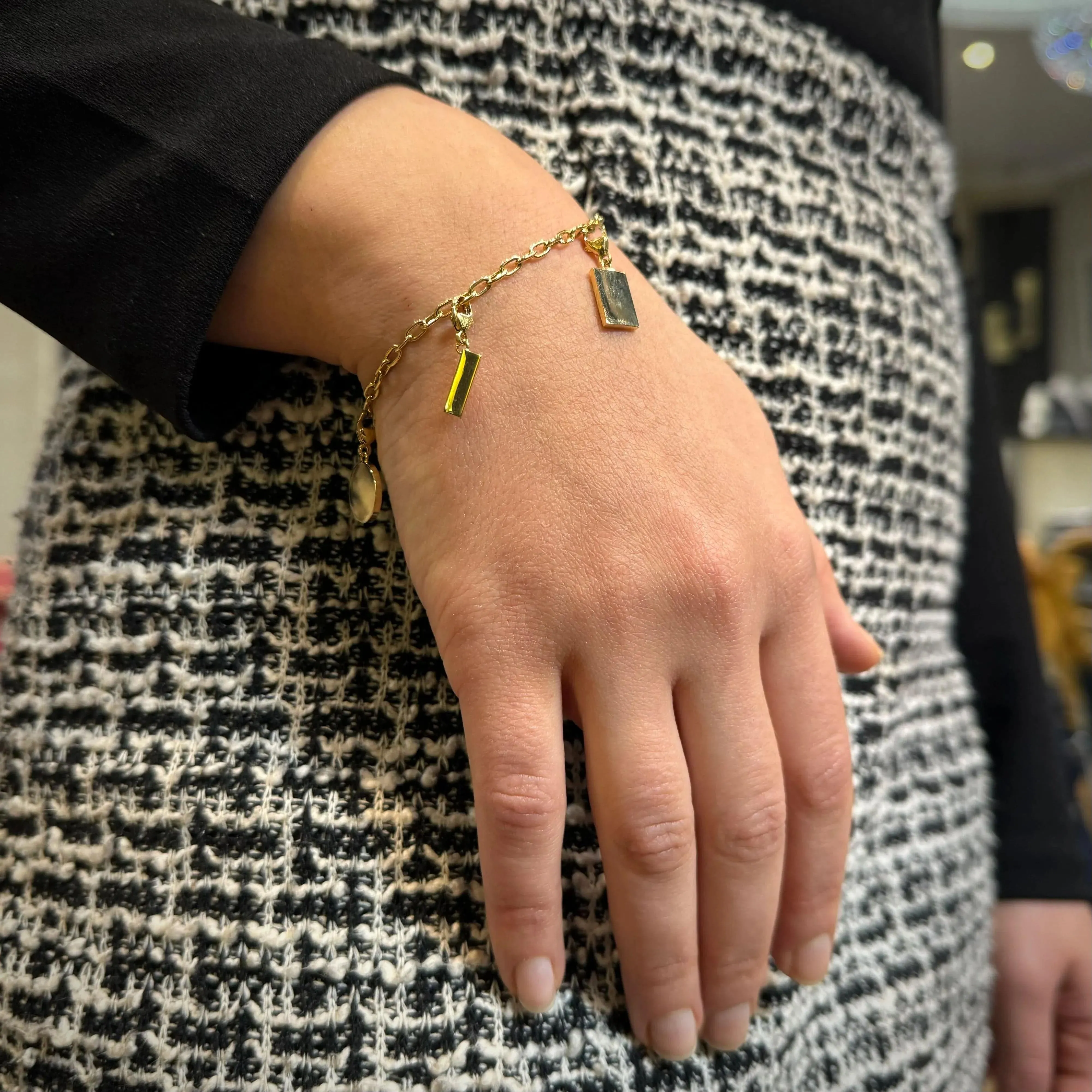 Cartier - Bracelet charms en or jaune sold by 58 Facettes product image thumbnail 2