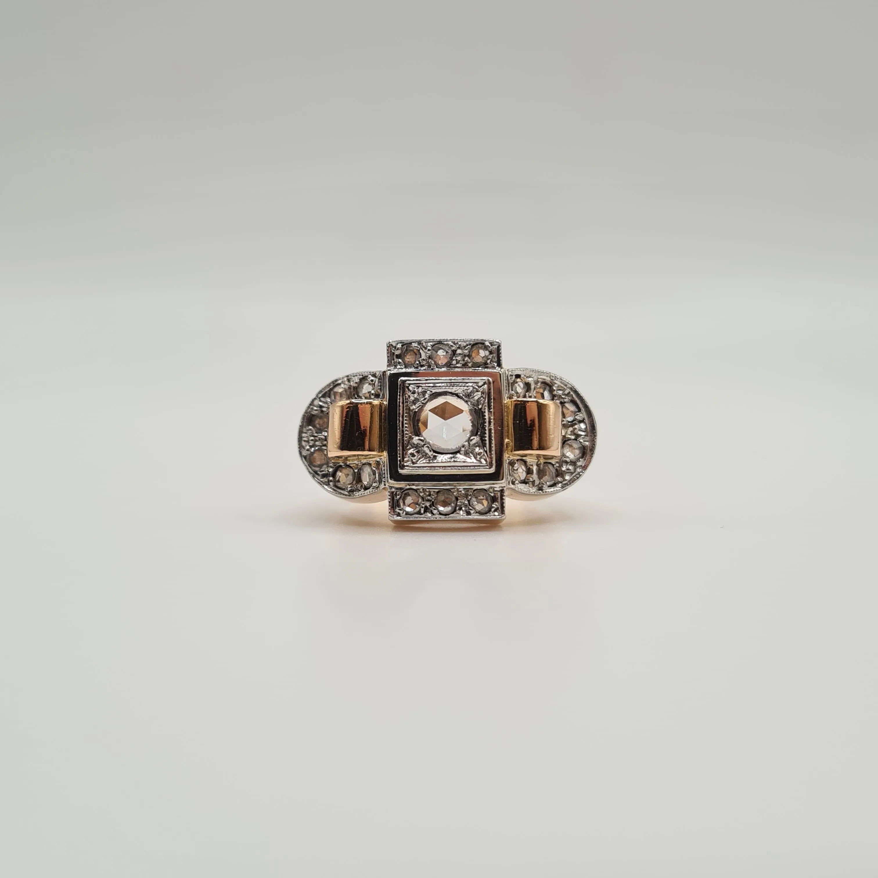 Bague vintage or rose diamants sold by 58 Facettes