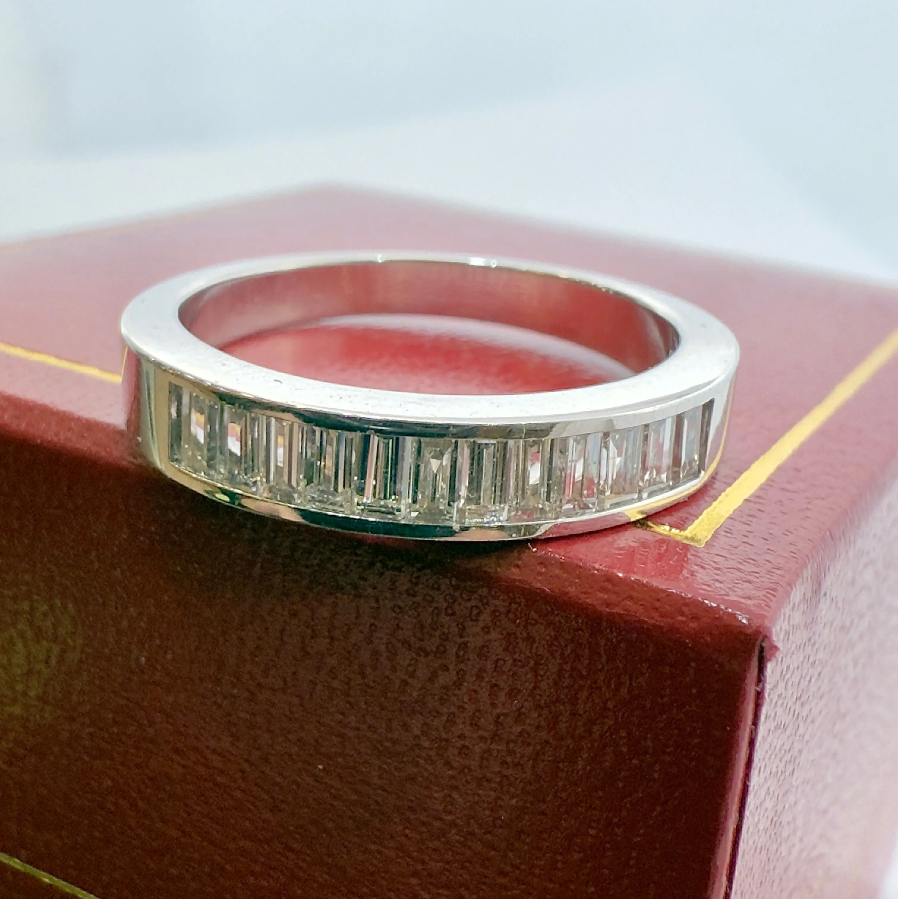 Demi-Alliance or blanc diamants baguettes sold by 58 Facettes product image thumbnail 4