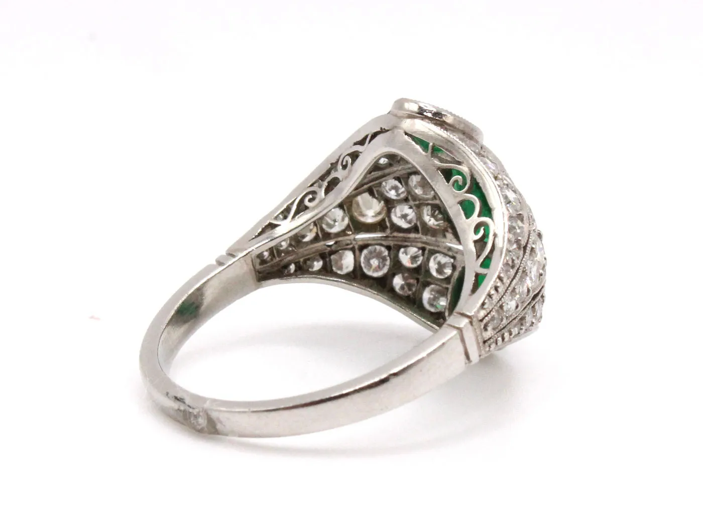 bague en platine avec diamants et trois émeraudes centrales. sold by 58 Facettes product image thumbnail 5