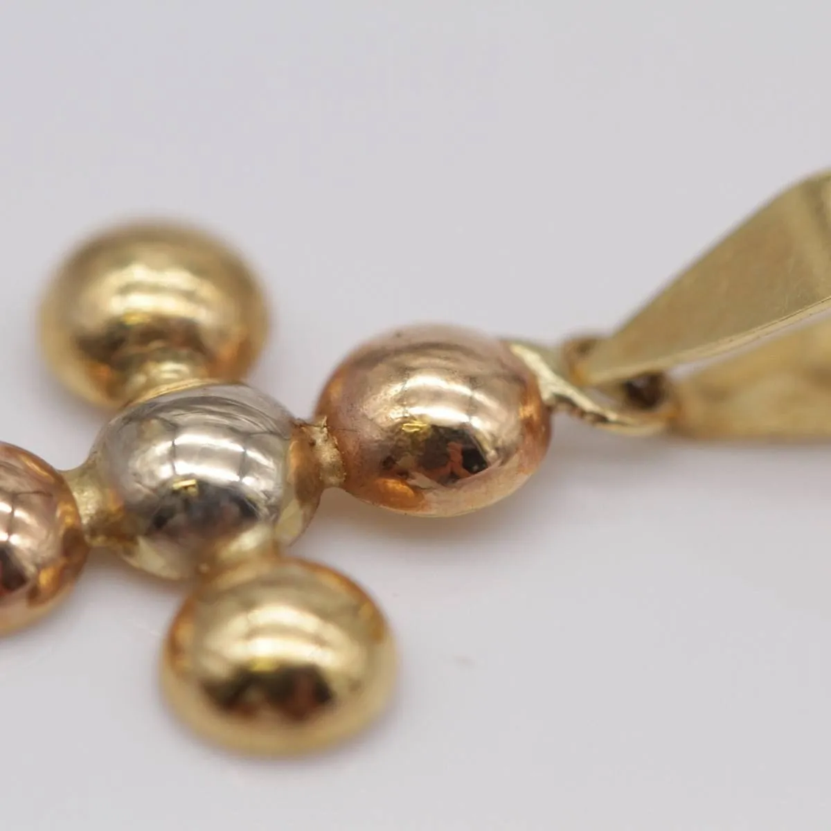 Pendentif croix BOULES DORÉES sold by 58 Facettes product image thumbnail 3