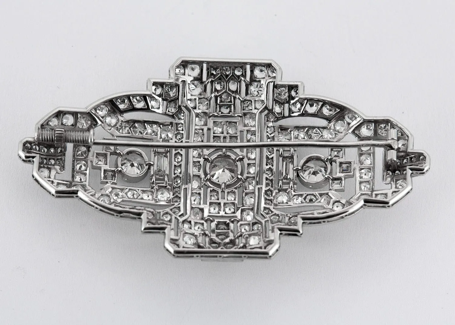 Broche de style Art déco, platine et diamants sold by 58 Facettes product image thumbnail 3