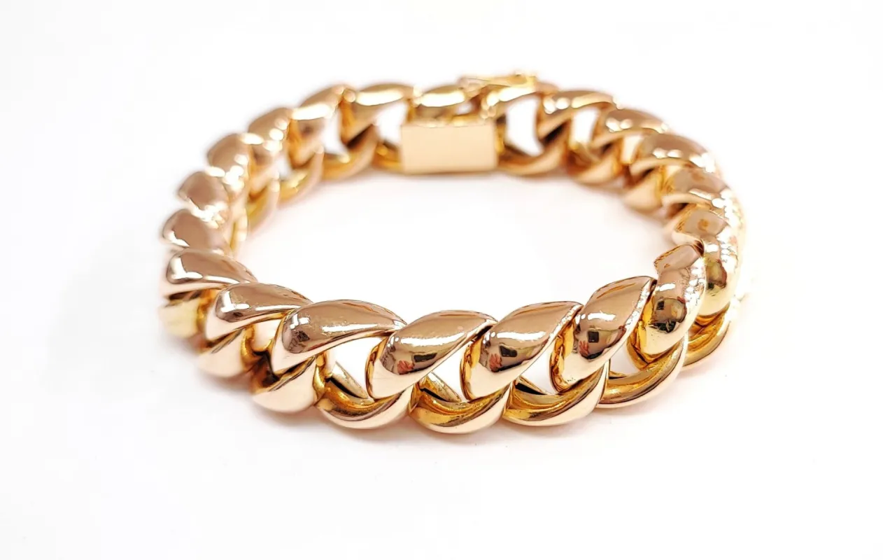 Bracelet or jaune maillons carrés sold by 58 Facettes