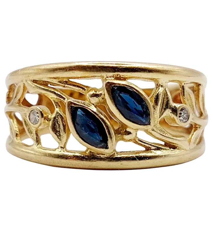 Bague bandeau Art Nouveau or jaune, saphirs navette, diamants sold by 58 Facettes
