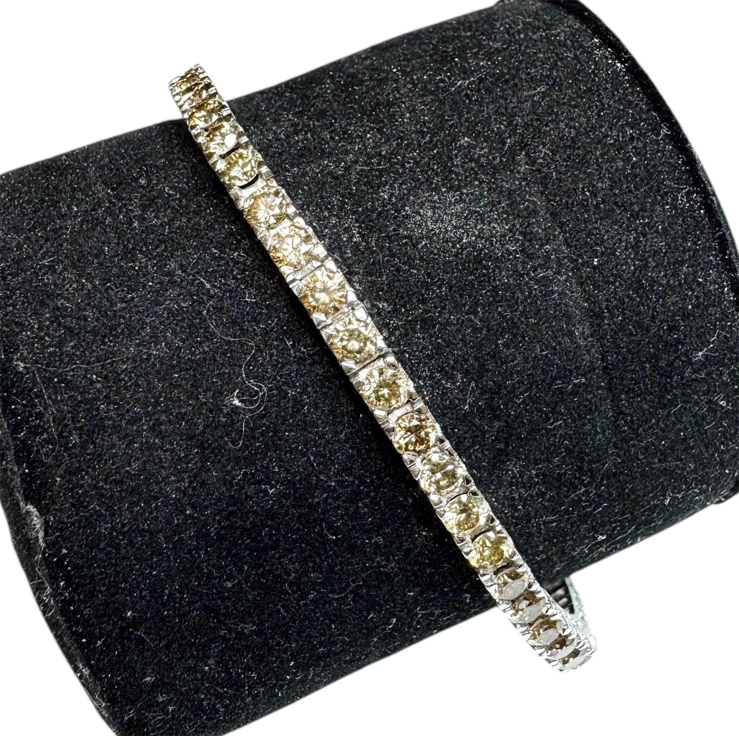 Bracelet Tennis Diamants Brown 7.5ct – Or blanc 18K – 17.8g sold by 58 Facettes