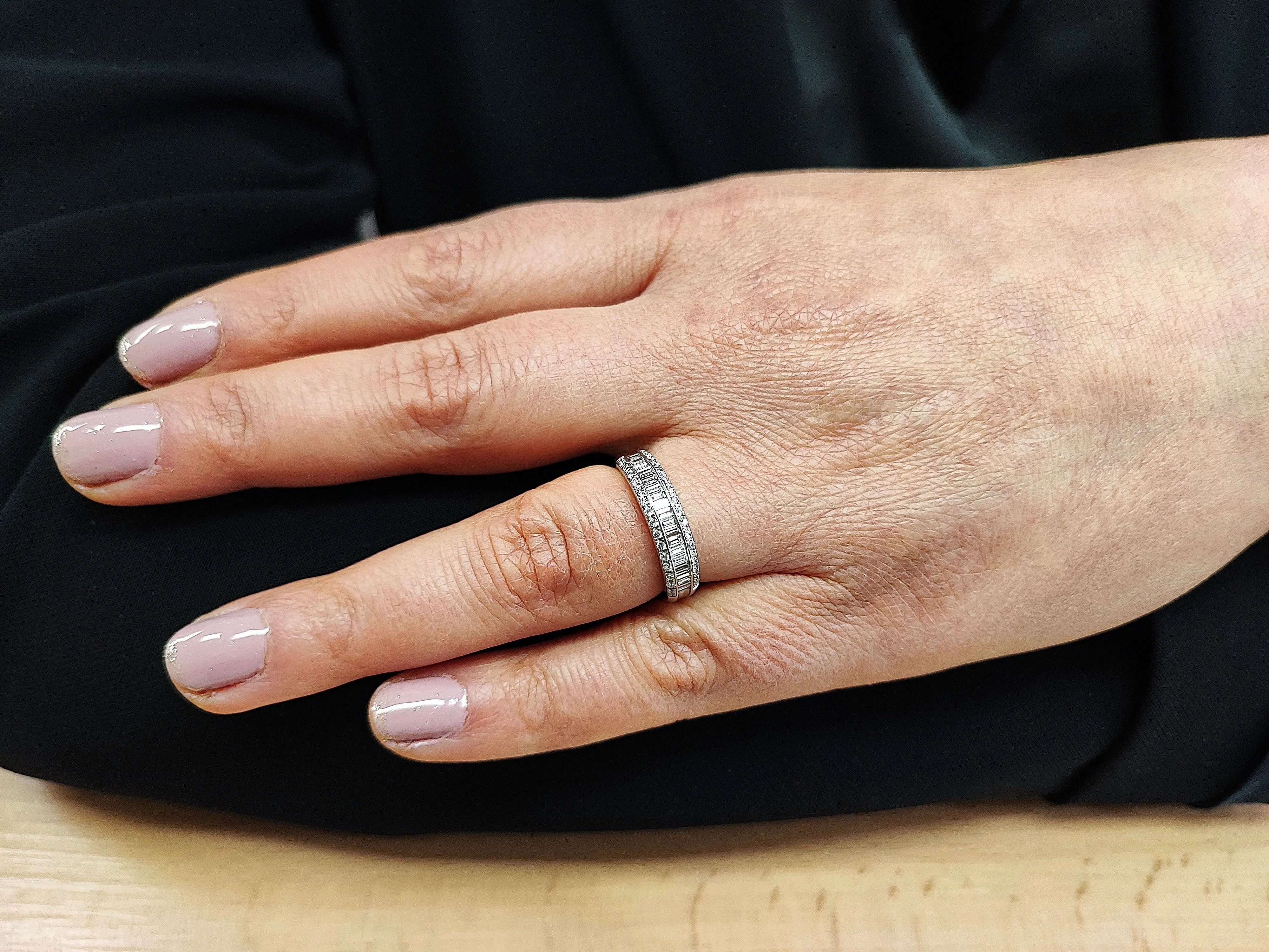 Demi alliance or blanc, diamants brillants et baguettes sold by 58 Facettes product image thumbnail 3