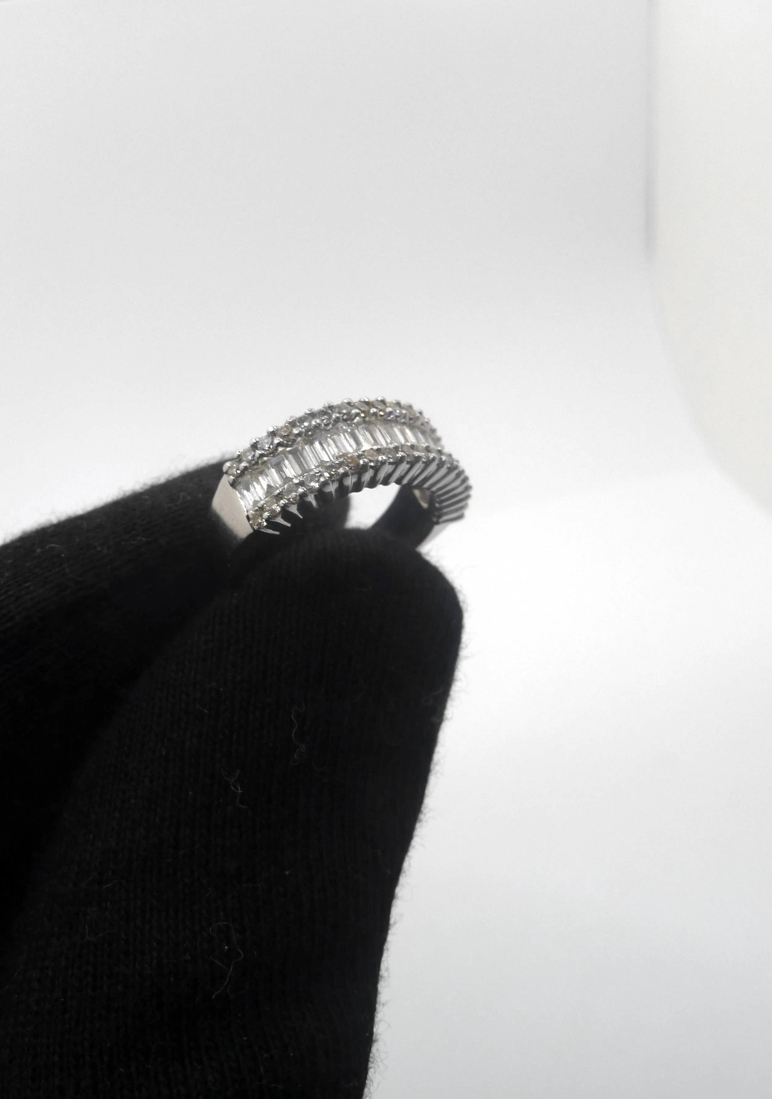 Bague or blanc et diamants 1 ct sold by 58 Facettes product image thumbnail 5