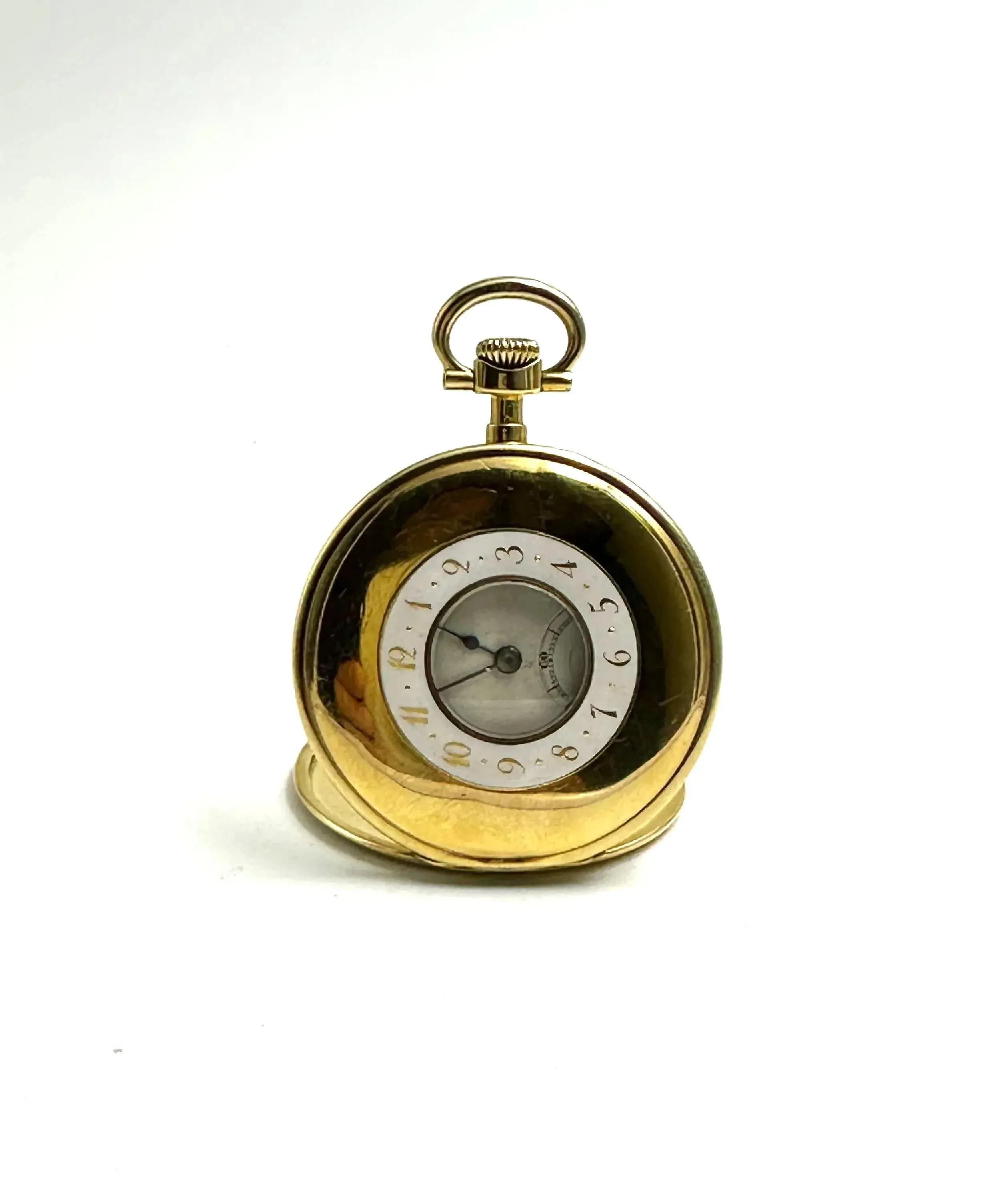 Montre "œil de bœuf" en or, destinée au marché anglais. sold by 58 Facettes