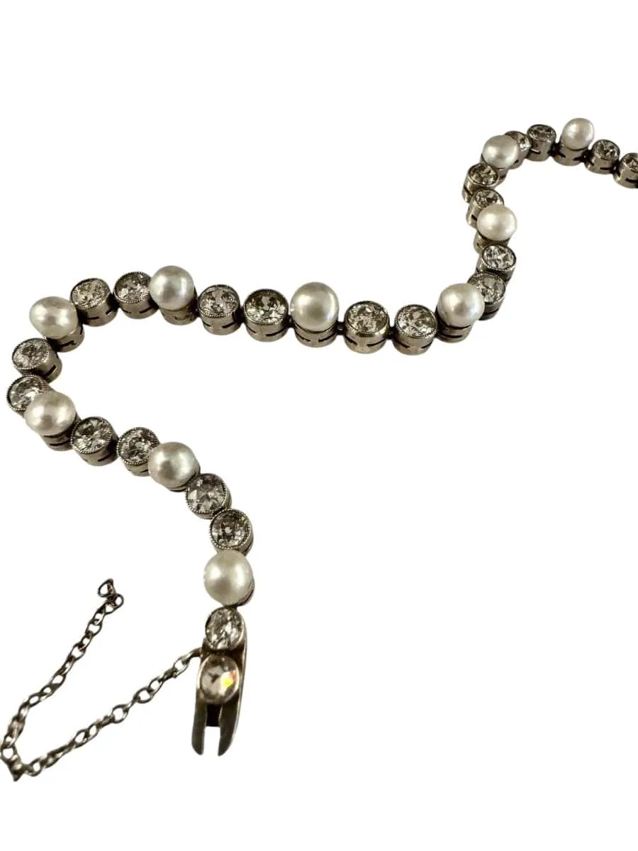 Bracelet ligne diamants et perles fines sold by 58 Facettes