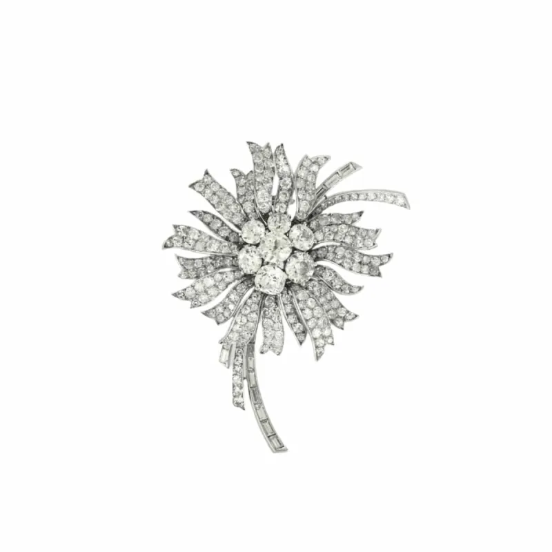 Broche fleur, or blanc et diamants sold by 58 Facettes