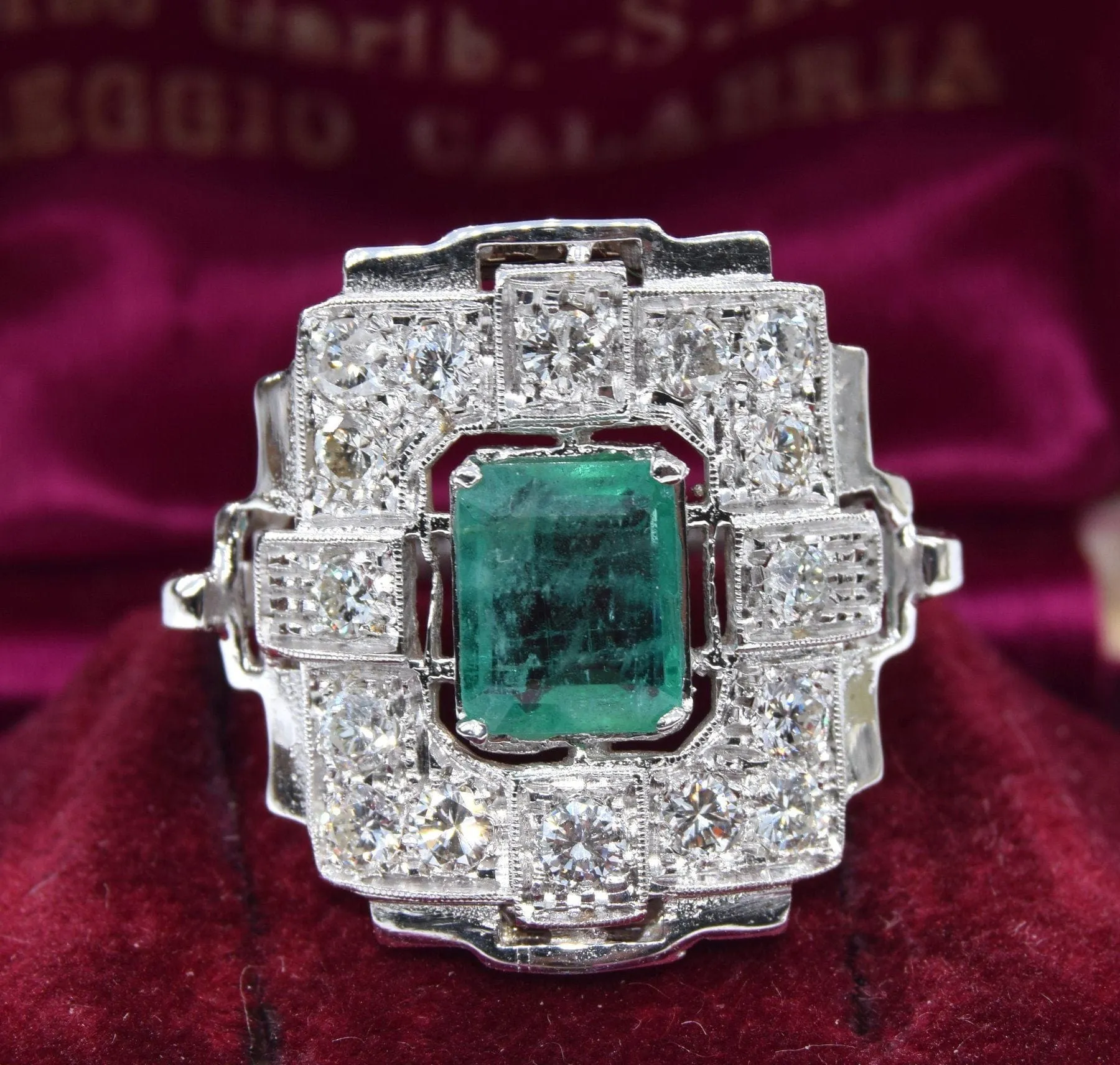 Bague Art Déco or émeraude diamants sold by 58 Facettes