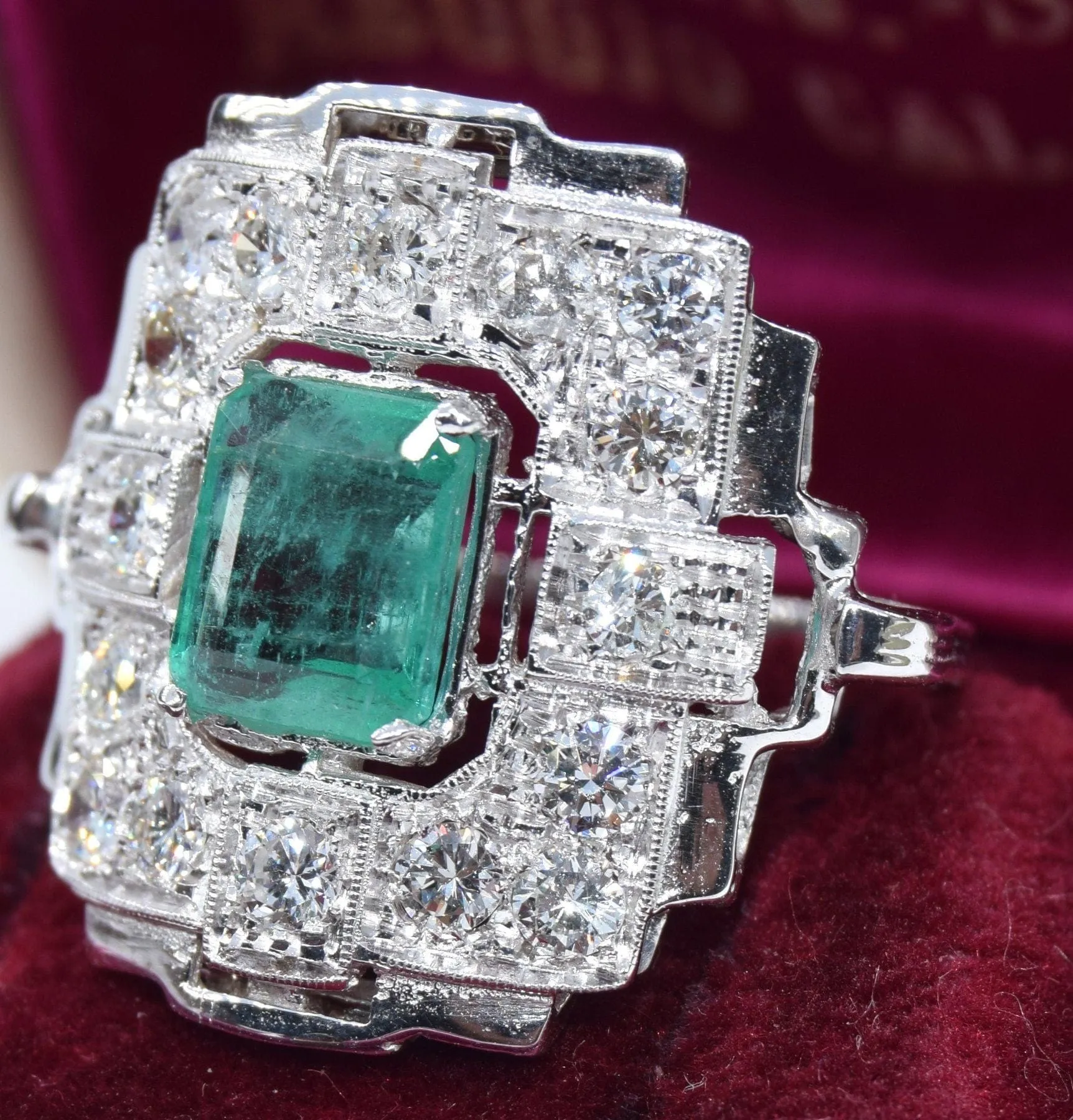 Bague Art Déco or émeraude diamants sold by 58 Facettes product image thumbnail 2