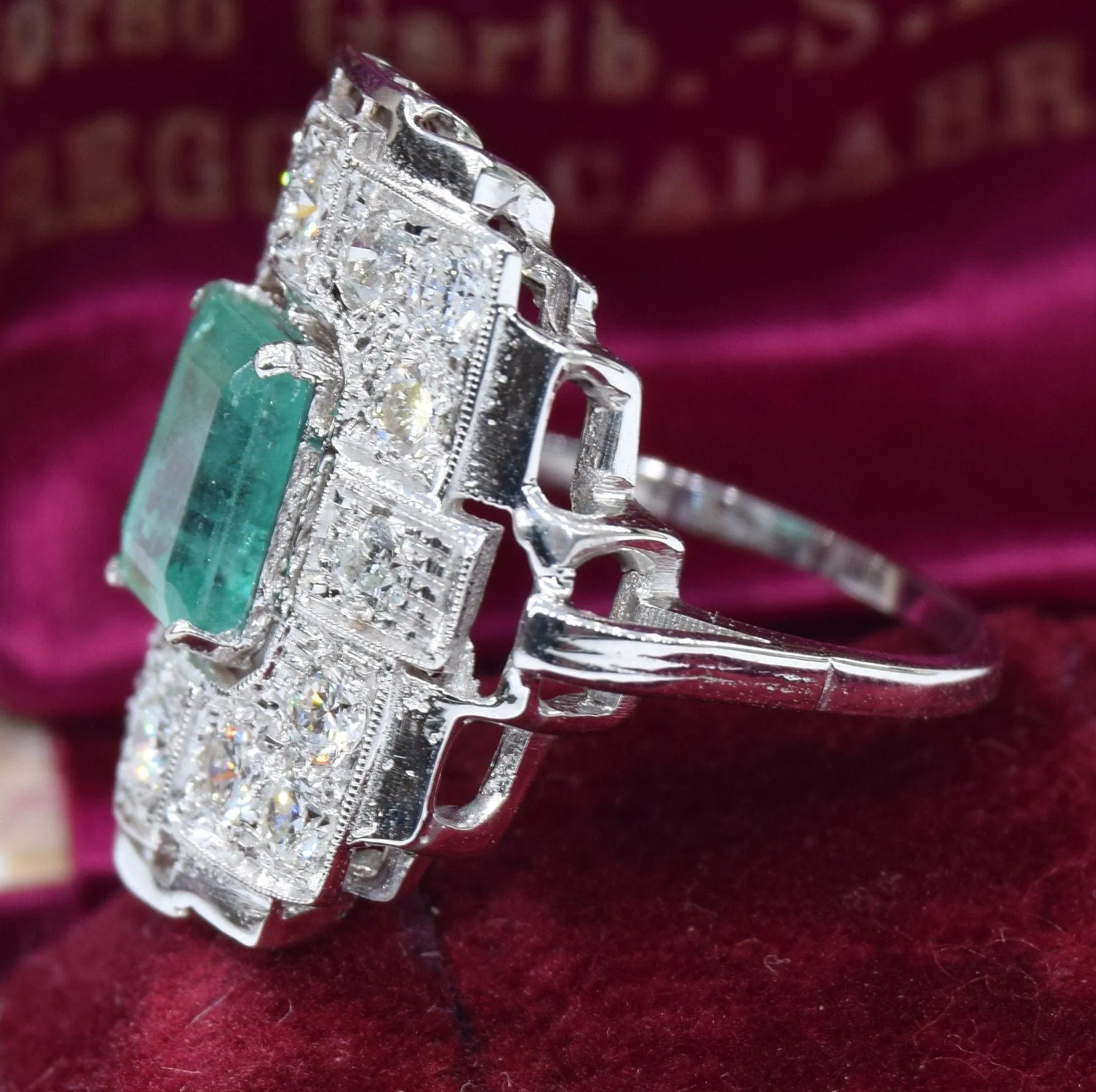 Bague Art Déco or émeraude diamants sold by 58 Facettes product image thumbnail 3