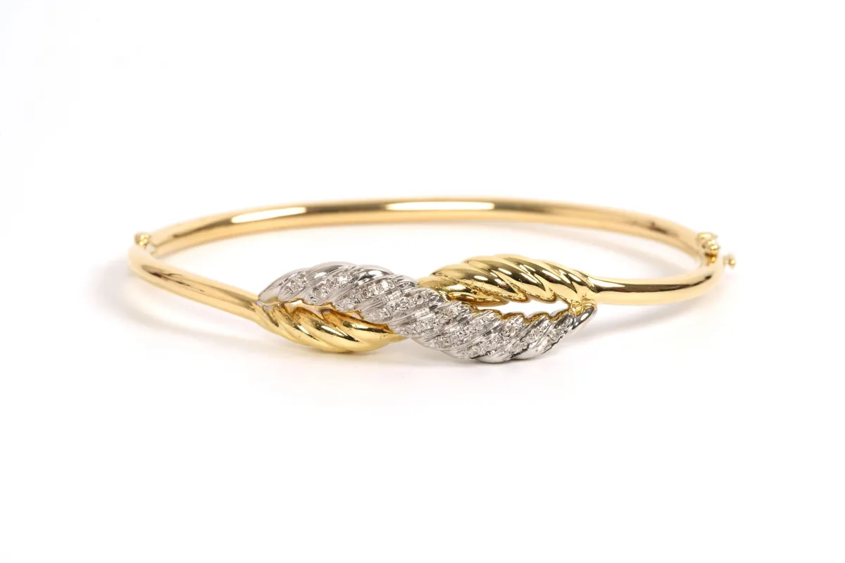 Bracelet Années 70 en or jaune et blanc 18 carats serti de diamants "taille" brillant (+-0.147ct) sold by 58 Facettes