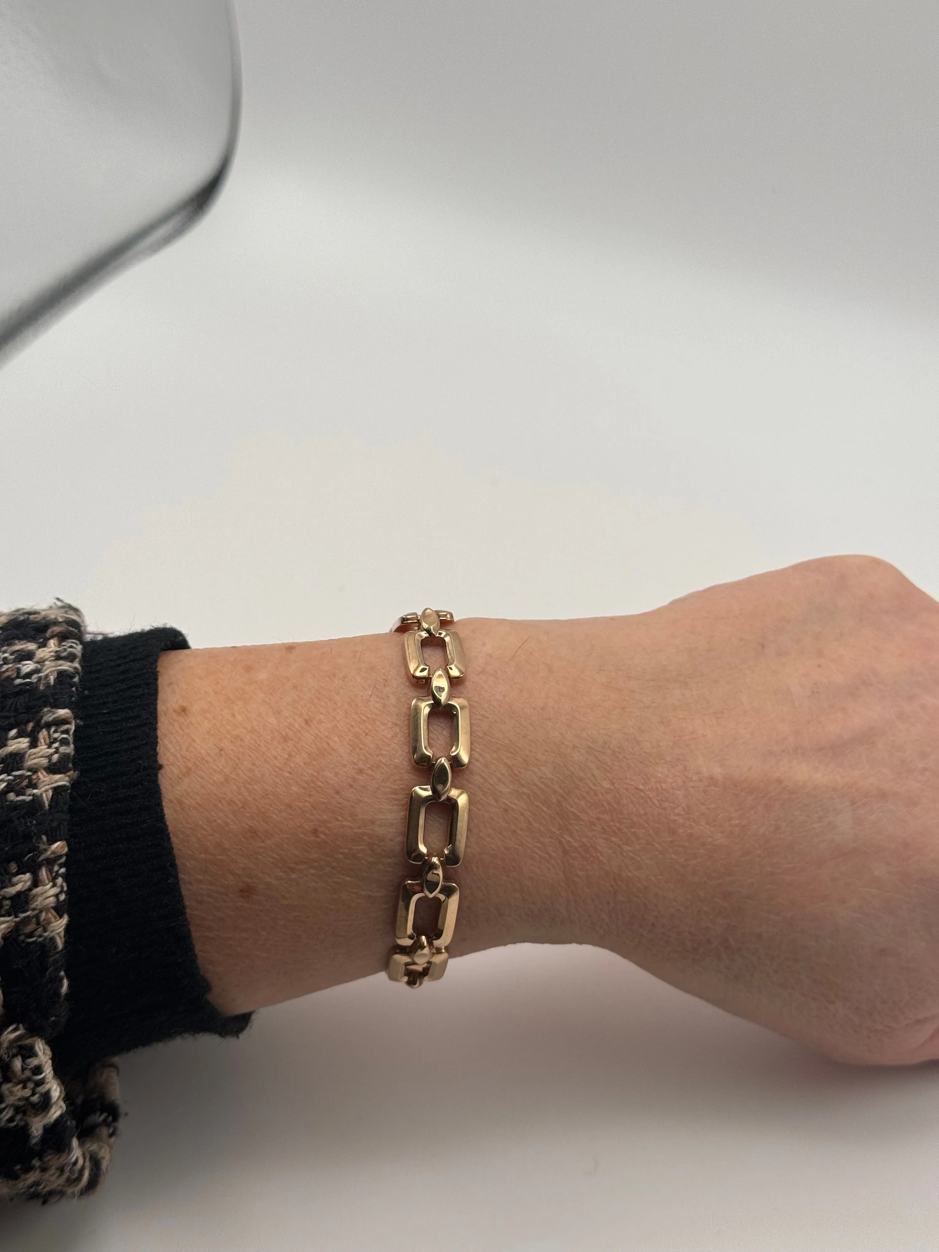 Bracelet vintage en or jaune 18 carats sold by 58 Facettes product image thumbnail 2