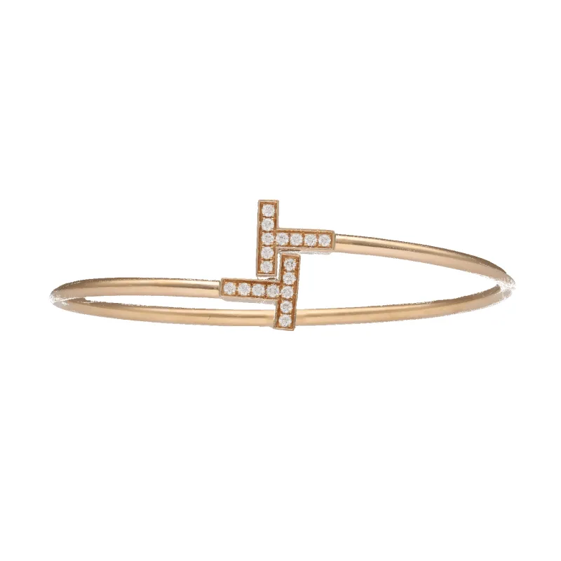Bracelet Tiffany & Co "Le T" en or rose 18K et diamants – Vers 2020 – Taille large 16-17 cm sold by 58 Facettes