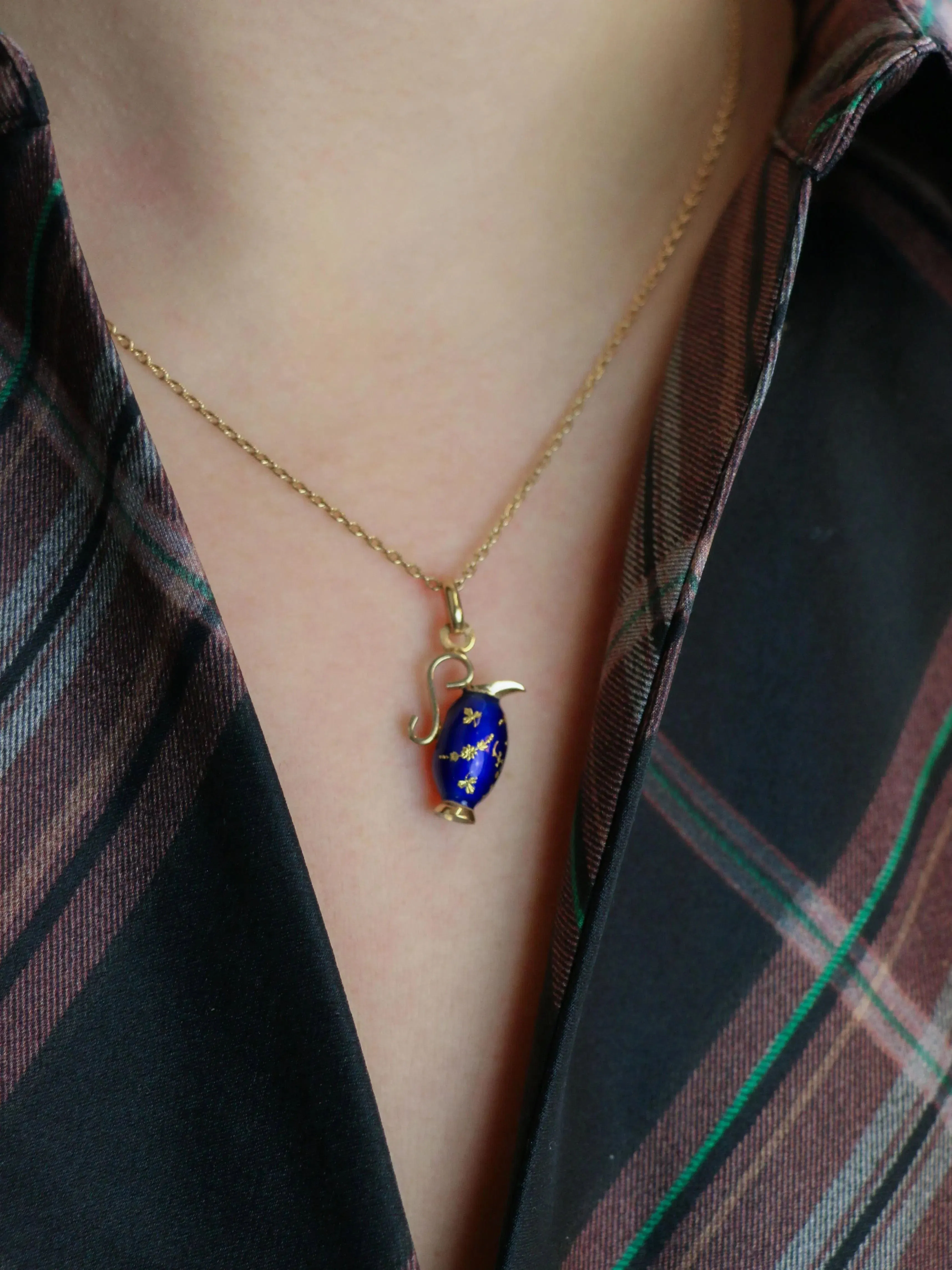 Pendentif charms vintage pichet or jaune émail bleu sold by 58 Facettes product image thumbnail 2