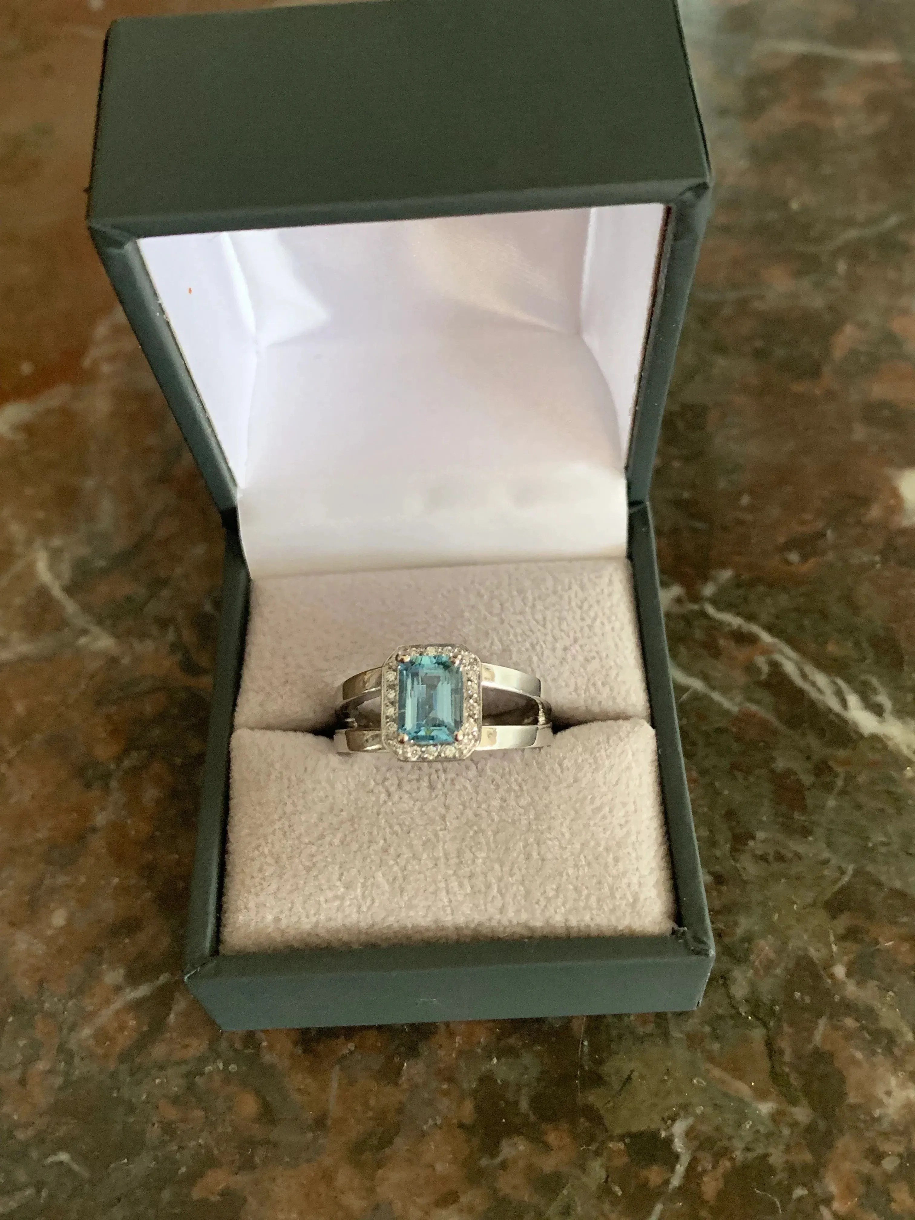 Bague Aigue-Marine Rectangle Diamants Or Gris 18 Carats sold by 58 Facettes product image thumbnail 5