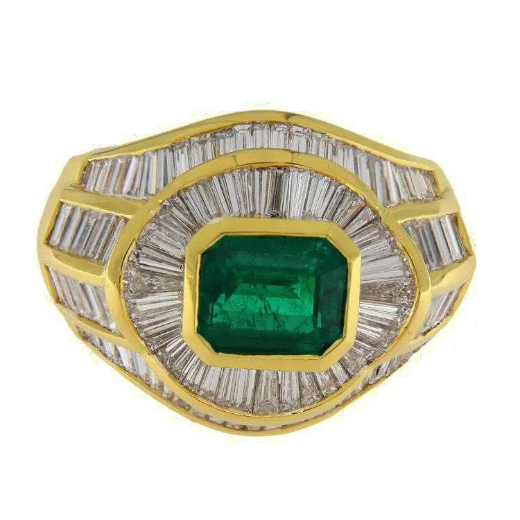 Bague en or jaune, émeraude et diamants sold by 58 Facettes