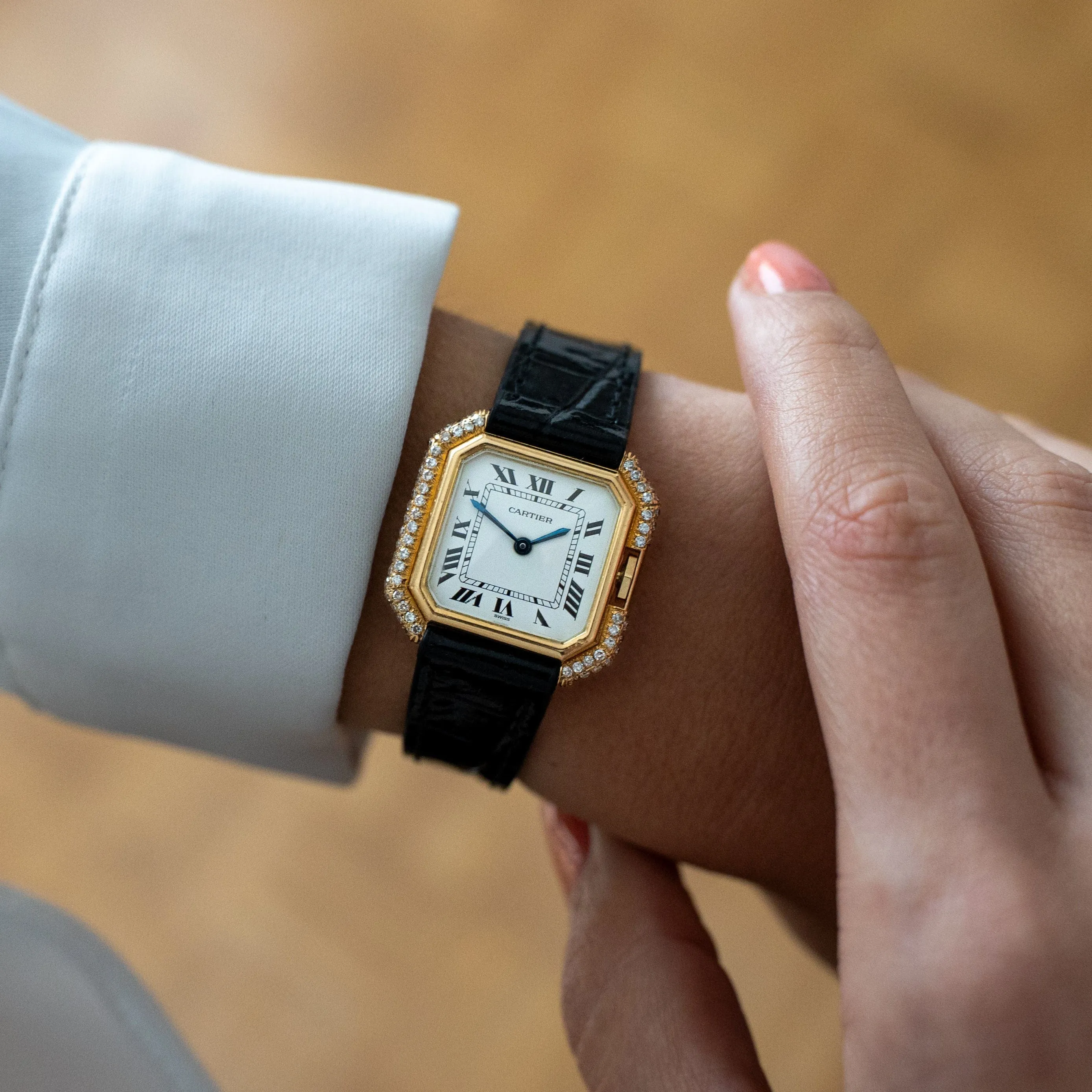 CARTIER - Montre Ceinture - Ivory roman dial - Rare diamond case - SM sold by 58 Facettes product image thumbnail 2