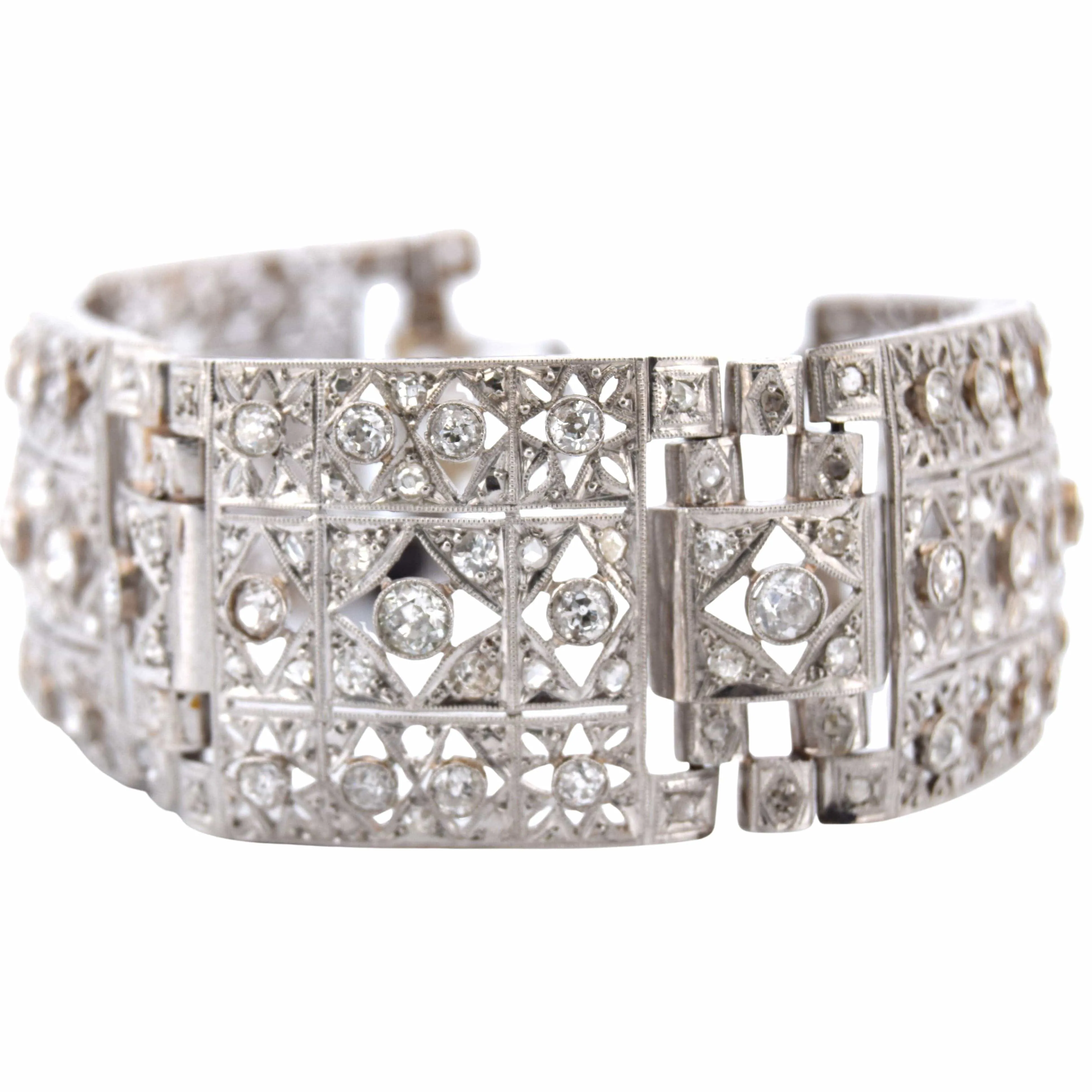 Bracelet Art Déco en platine et diamants sold by 58 Facettes