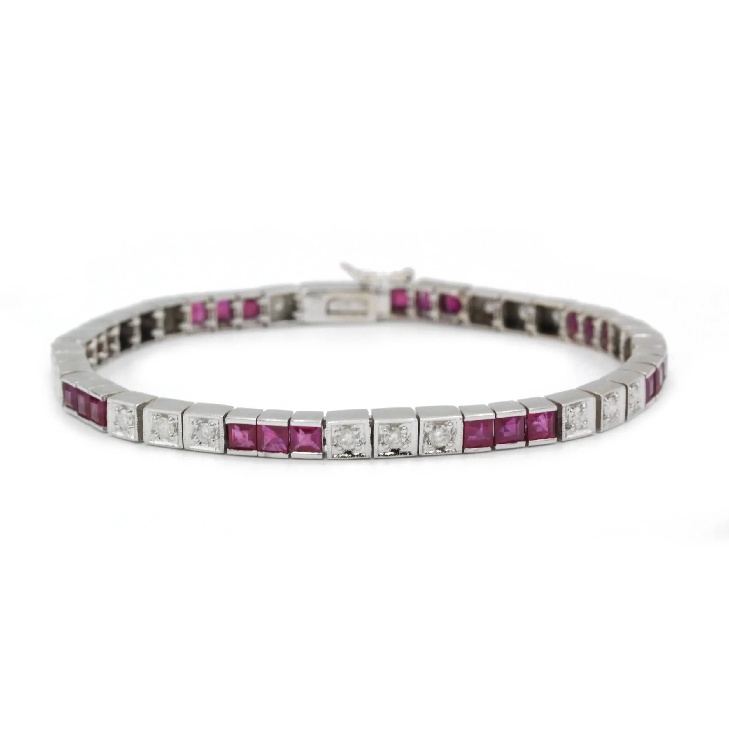 Bracelet en or blanc 750‰ avec diamants et rubis sold by 58 Facettes product image thumbnail 5