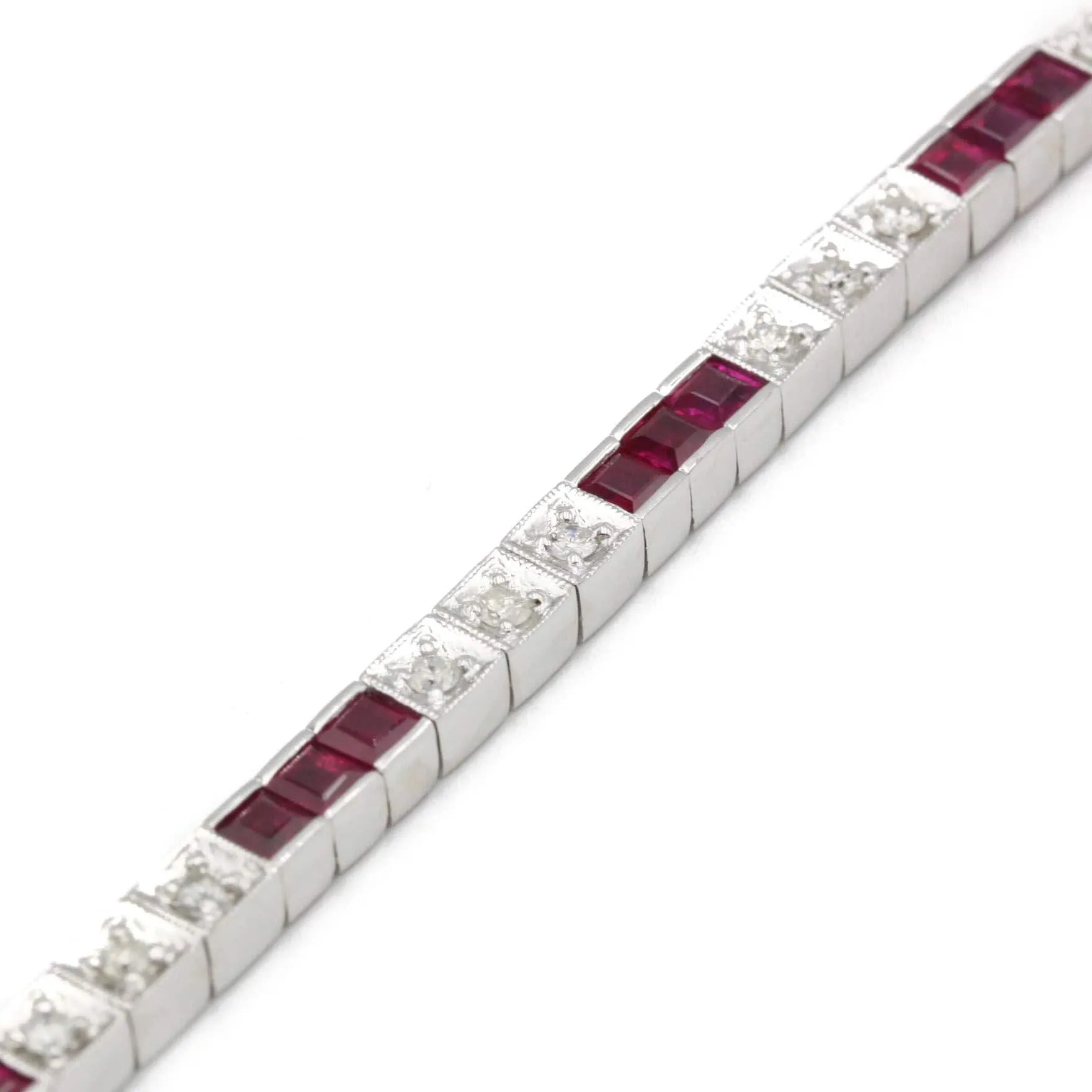 Bracelet en or blanc 750‰ avec diamants et rubis sold by 58 Facettes product image thumbnail 2