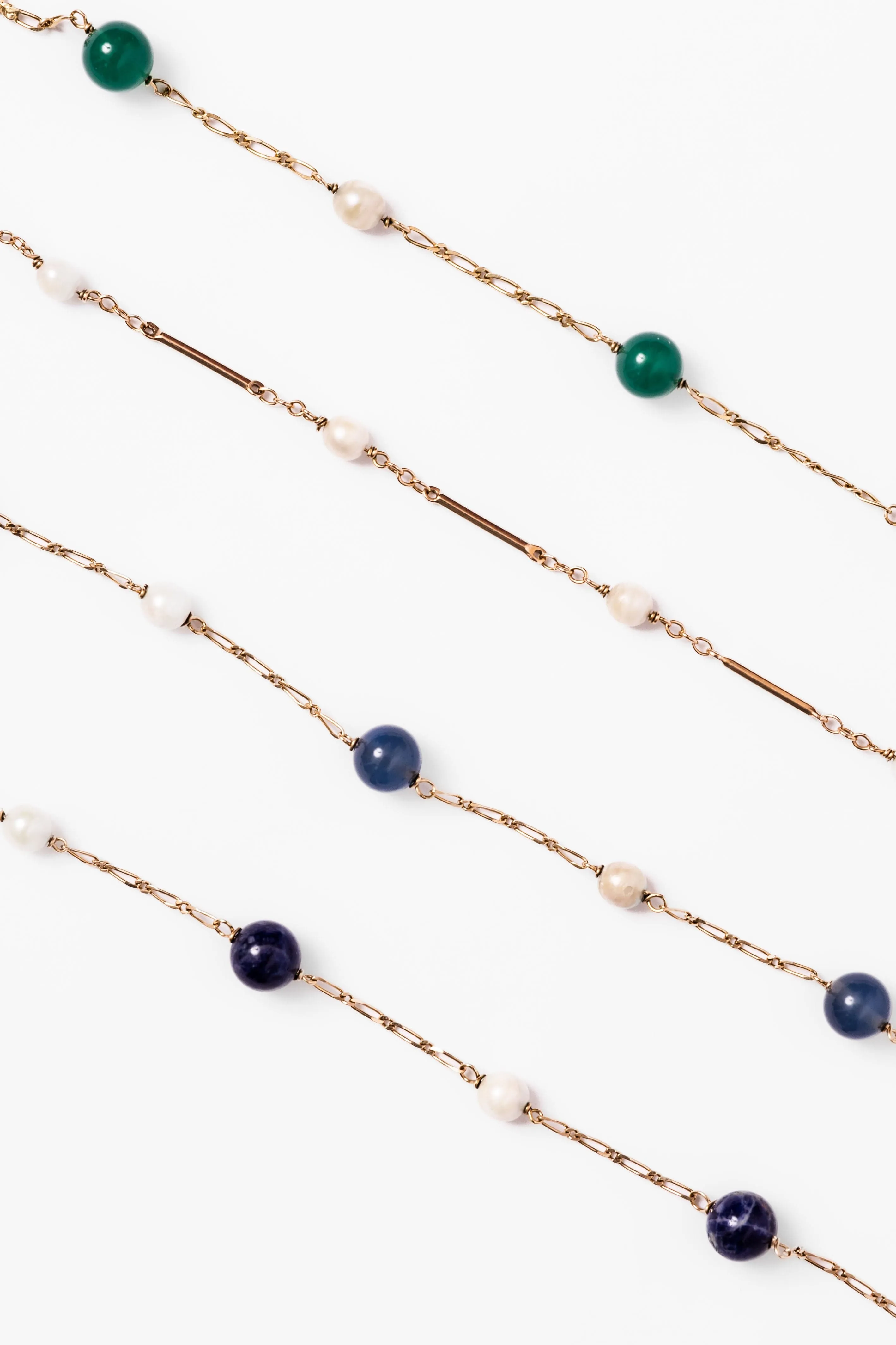 Lot de quatre bracelets en or jaune et perles sold by 58 Facettes product image thumbnail 4