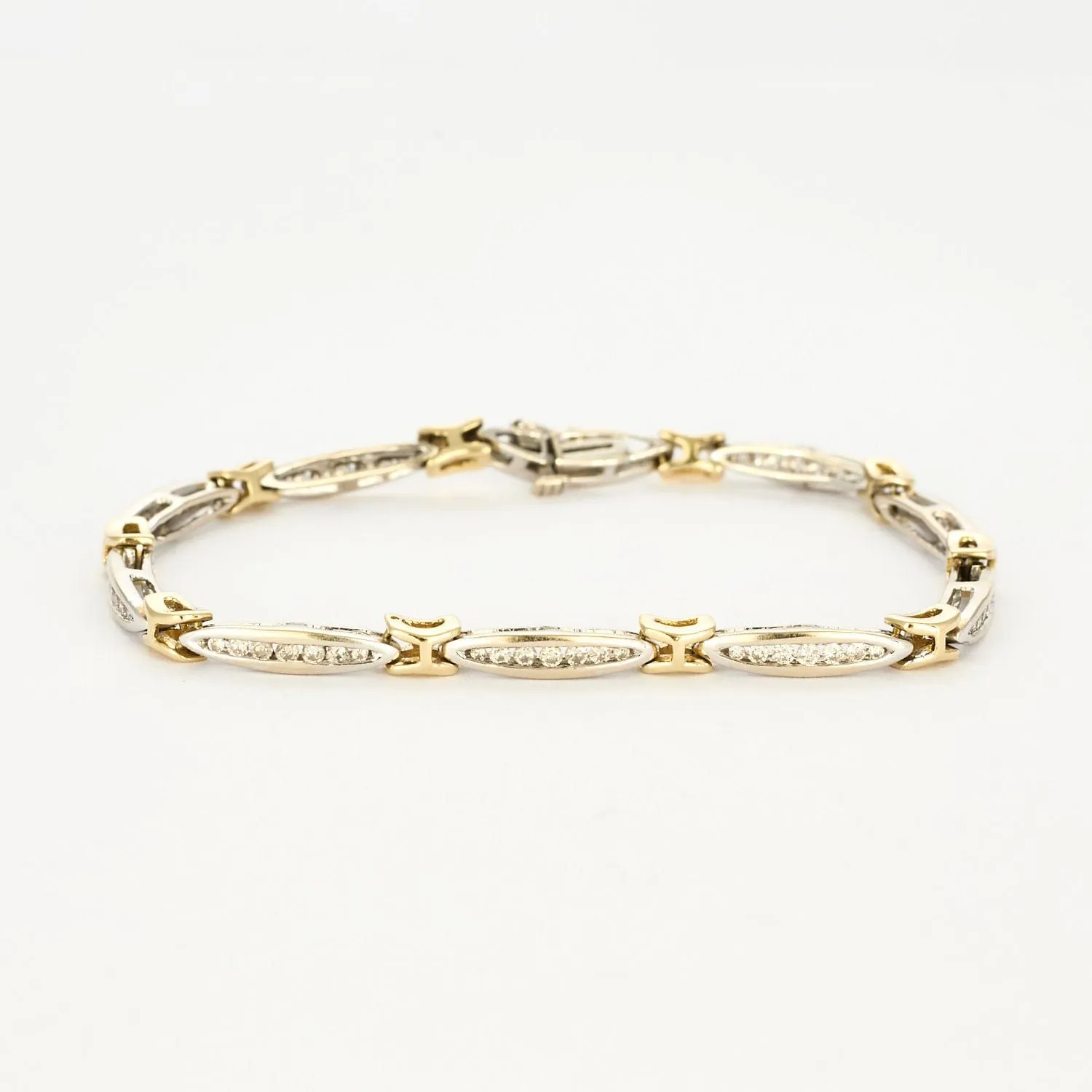Bracelet or blanc et jaune, diamants sold by 58 Facettes