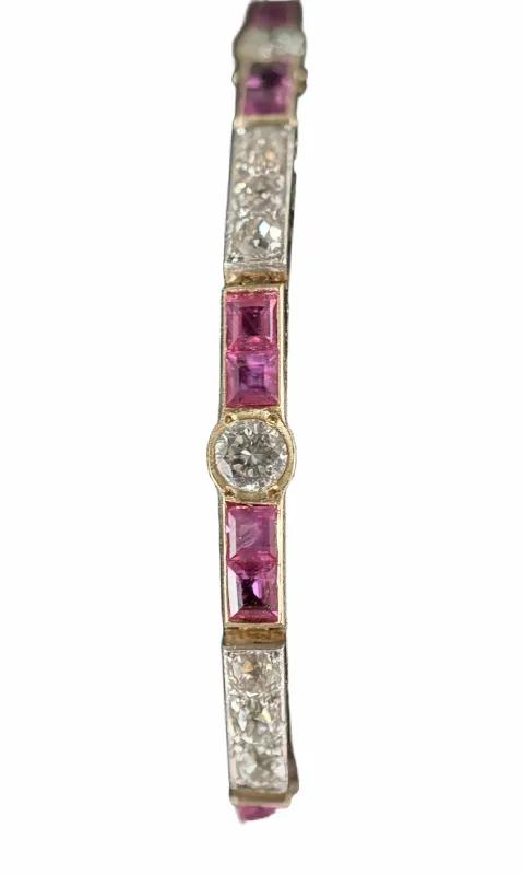 bracelet en or jaune 18K orné de rubis et brillants sold by 58 Facettes