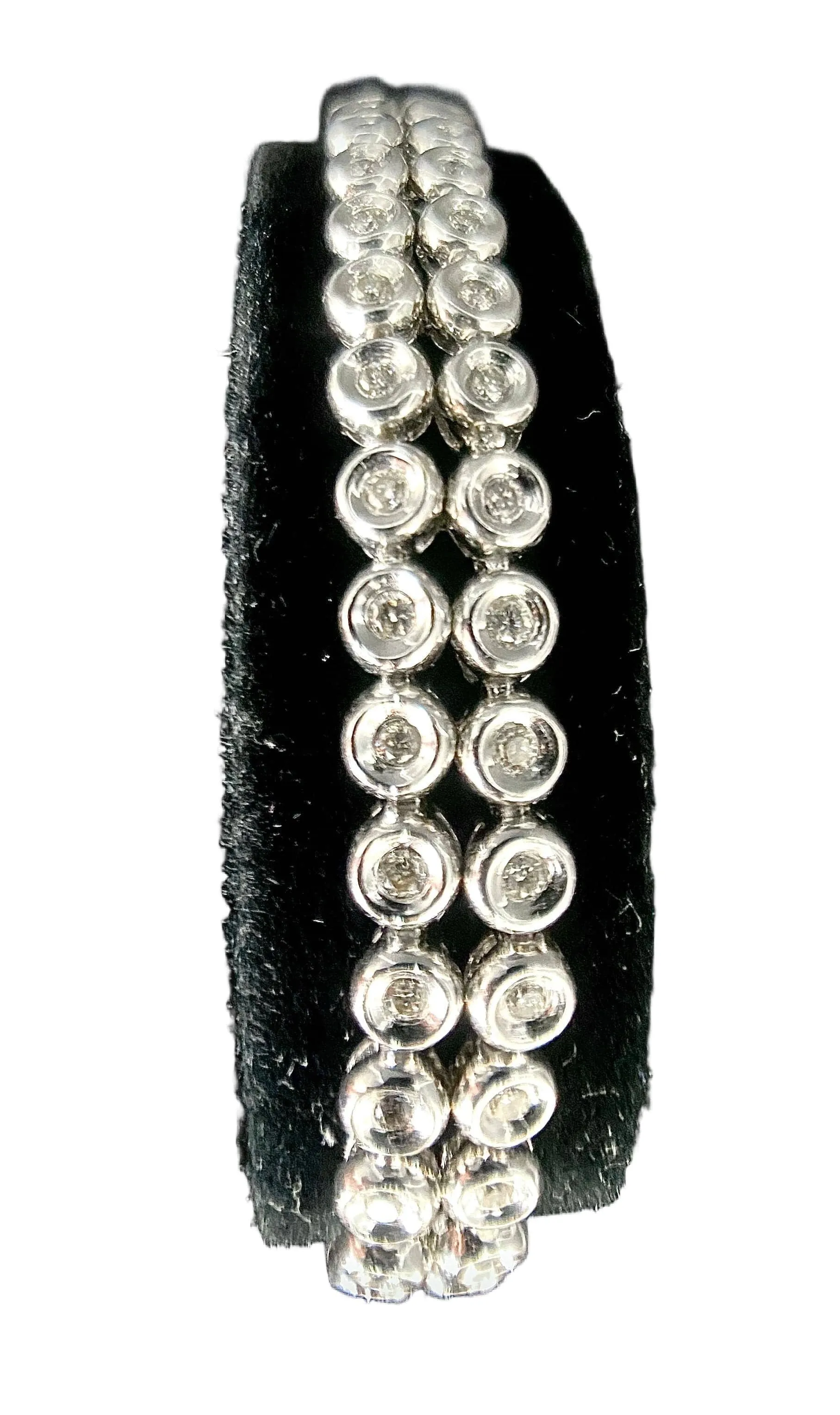 Bracelet rivière or blanc double orné de 80 brillants de 0,03 carat chacun sold by 58 Facettes