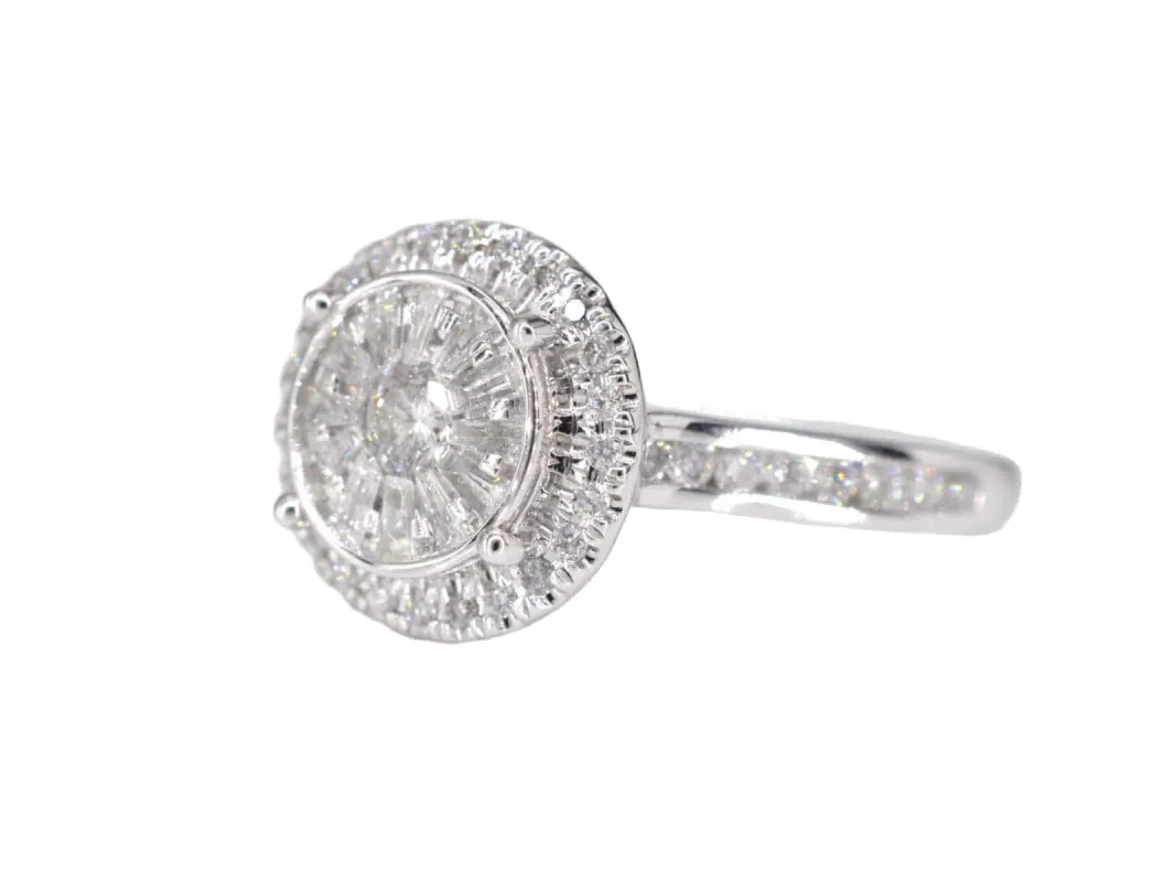 Bague entourage en or blanc avec diamants sold by 58 Facettes