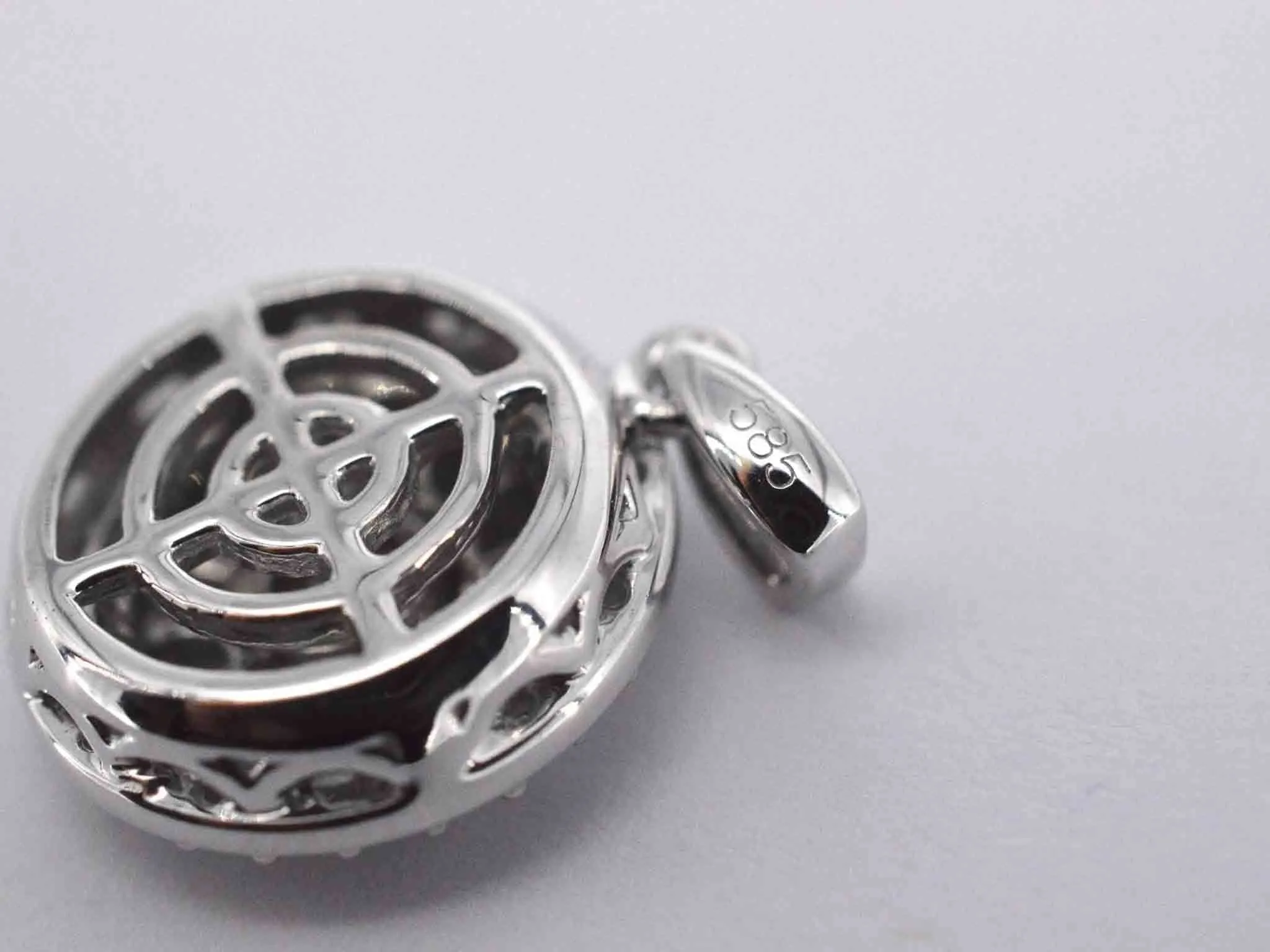 Pendentif en or blanc avec diamants 0,75 carat sold by 58 Facettes product image thumbnail 5