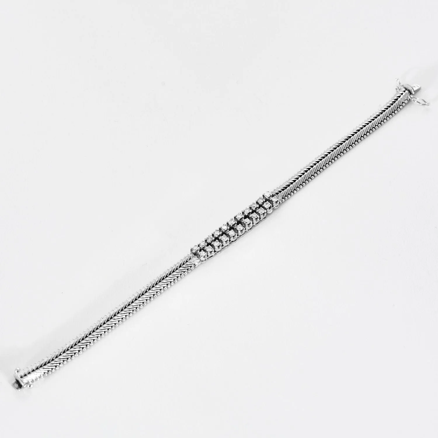 Bracelet années 60, or blanc et diamants sold by 58 Facettes product image thumbnail 3