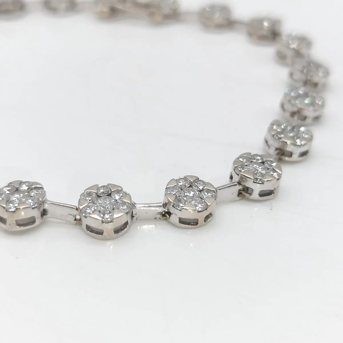 Bracelet en or blanc avec diamants sold by 58 Facettes product image thumbnail 3