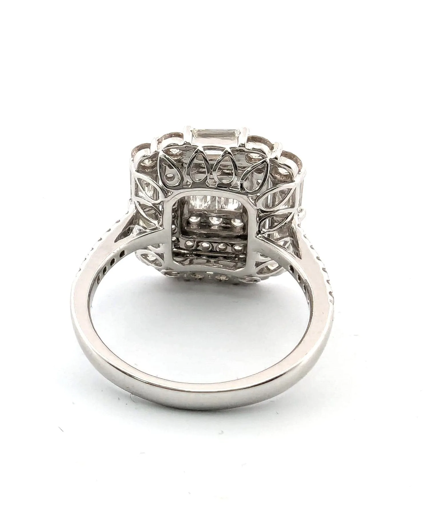 Bague en or blanc avec diamants baguette et brillants sold by 58 Facettes product image thumbnail 5