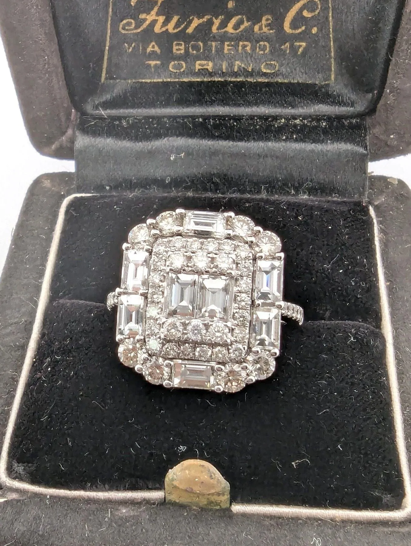 Bague en or blanc avec diamants baguette et brillants sold by 58 Facettes product image thumbnail 2