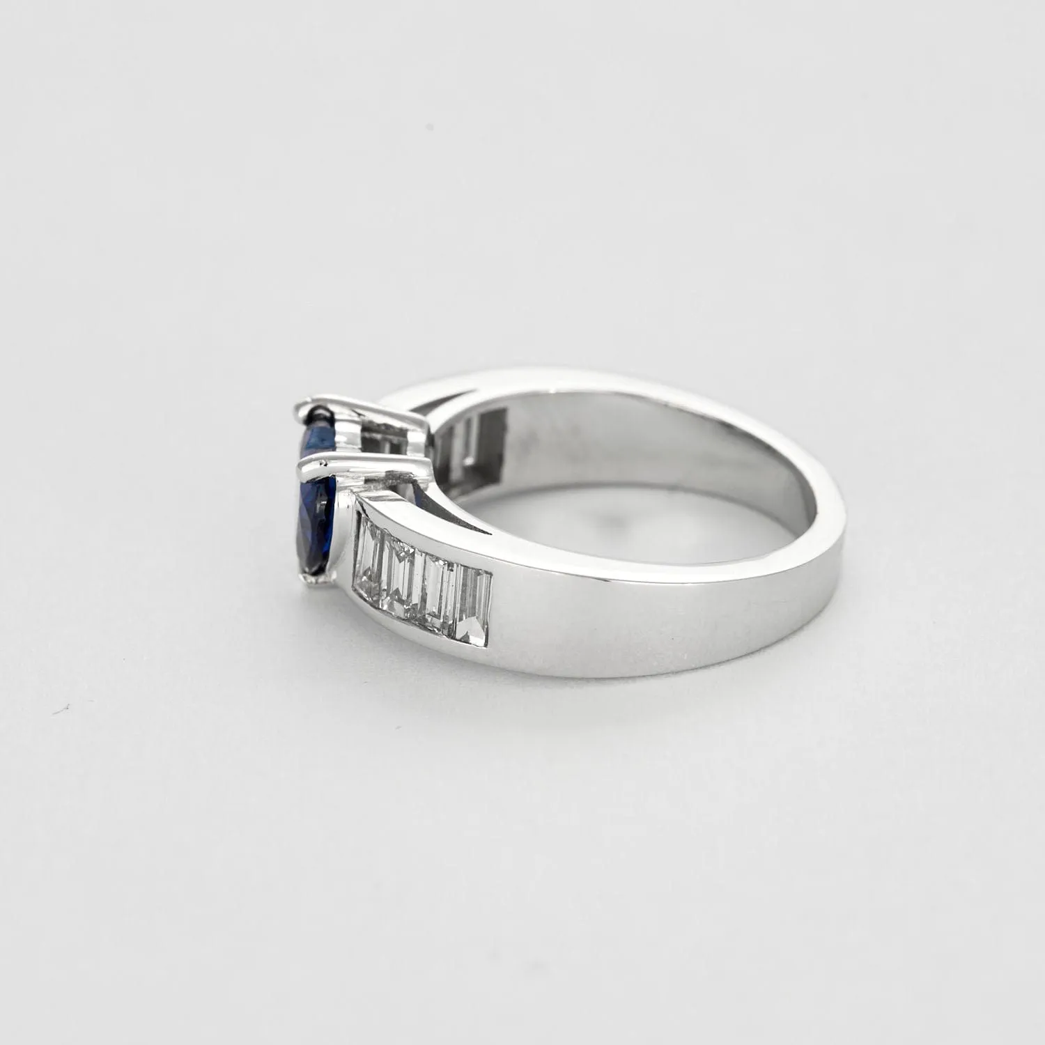 Bague jonc or gris, saphir et diamants sold by 58 Facettes product image thumbnail 4