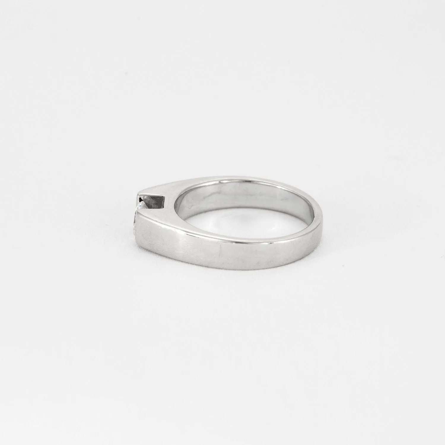 Bague Solitaire Style Chevalière Or Blanc Diamant sold by 58 Facettes product image thumbnail 4